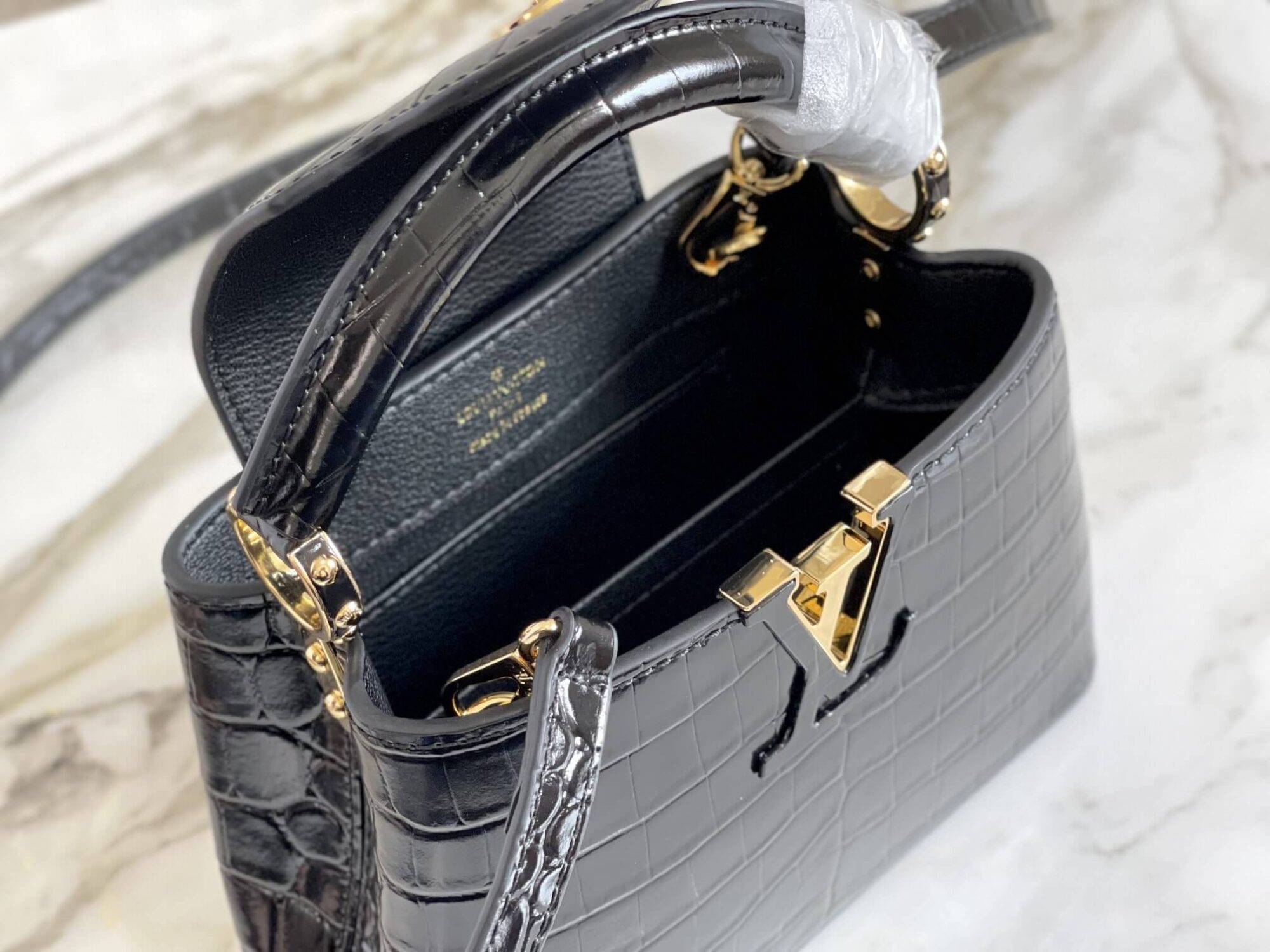 Louis Vuitton LV Crocodile pattern CAPUCINES Large Handbag N93419/M48865 Medium Handbag N93163/M48865 Small Handbag N94227/M48865 Black - White - Red - Green - Yellow - Image 23
