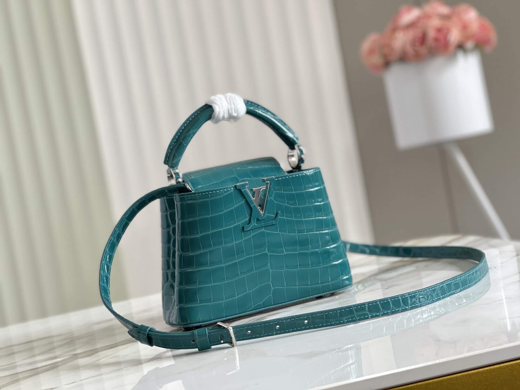 Louis Vuitton LV Crocodile pattern CAPUCINES Large Handbag N93419/M48865 Medium Handbag N93163/M48865 Small Handbag N94227/M48865 Black - White - Red - Green - Yellow - Image 101