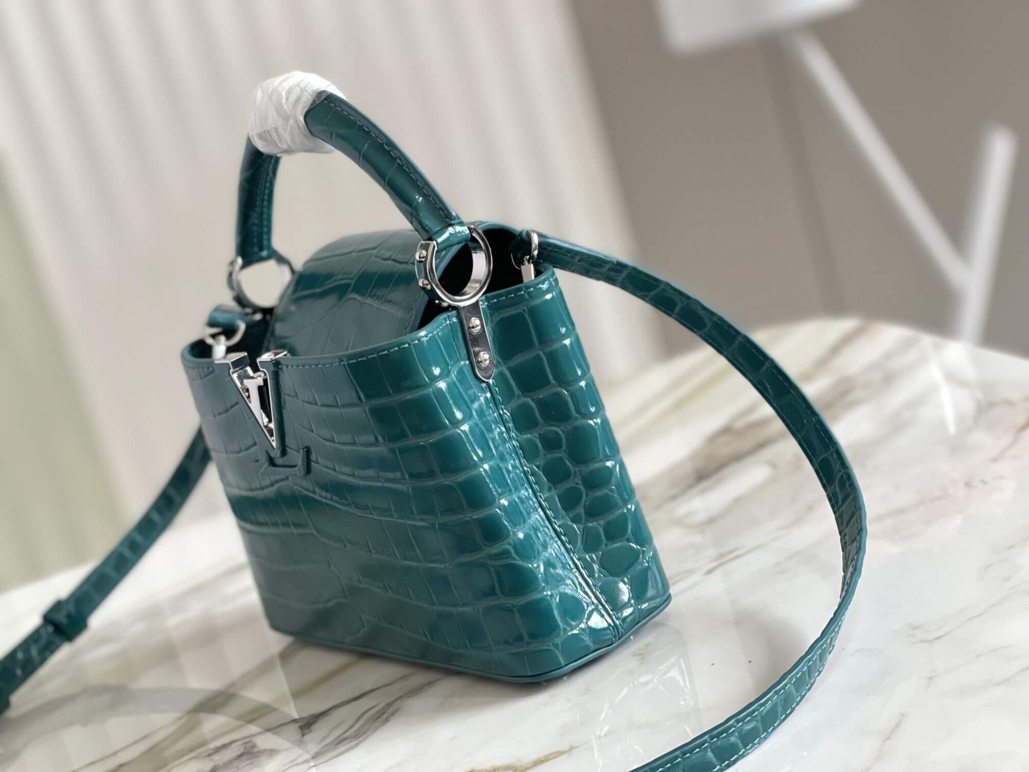 Louis Vuitton LV Crocodile pattern CAPUCINES Large Handbag N93419/M48865 Medium Handbag N93163/M48865 Small Handbag N94227/M48865 Black - White - Red - Green - Yellow - Image 103