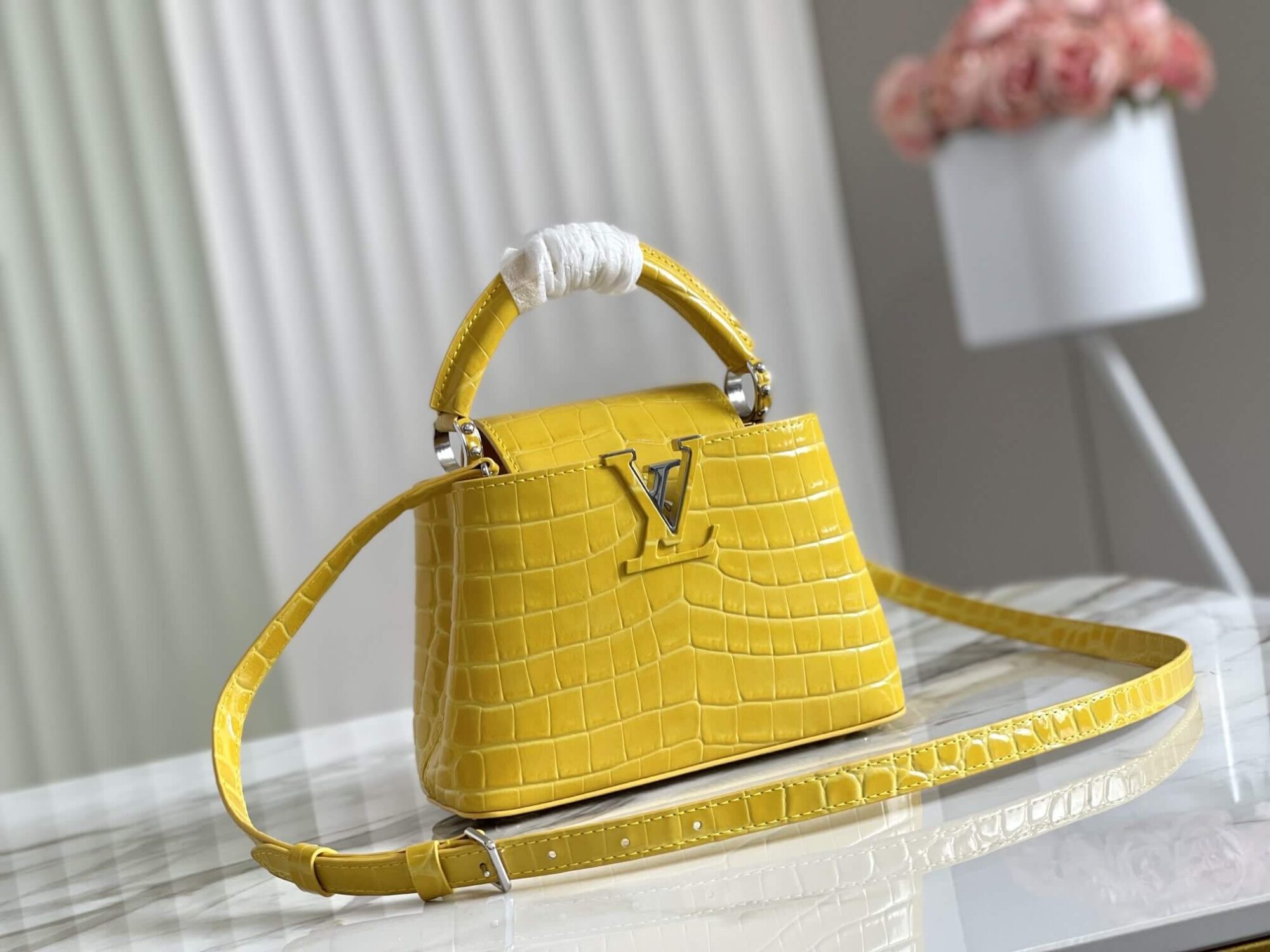 Louis Vuitton LV Crocodile pattern CAPUCINES Large Handbag N93419/M48865 Medium Handbag N93163/M48865 Small Handbag N94227/M48865 Black - White - Red - Green - Yellow - Image 128