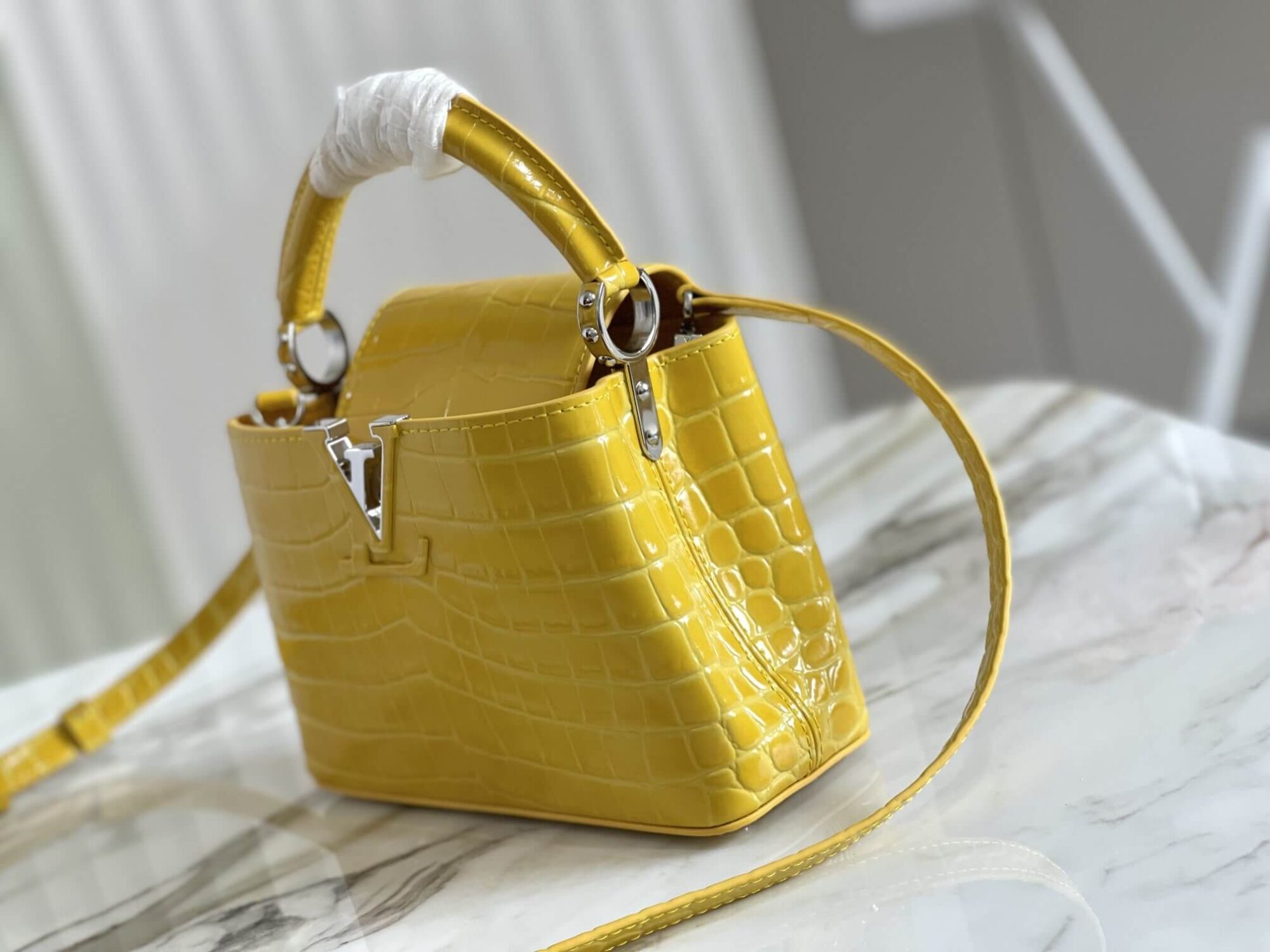 Louis Vuitton LV Crocodile pattern CAPUCINES Large Handbag N93419/M48865 Medium Handbag N93163/M48865 Small Handbag N94227/M48865 Black - White - Red - Green - Yellow - Image 130
