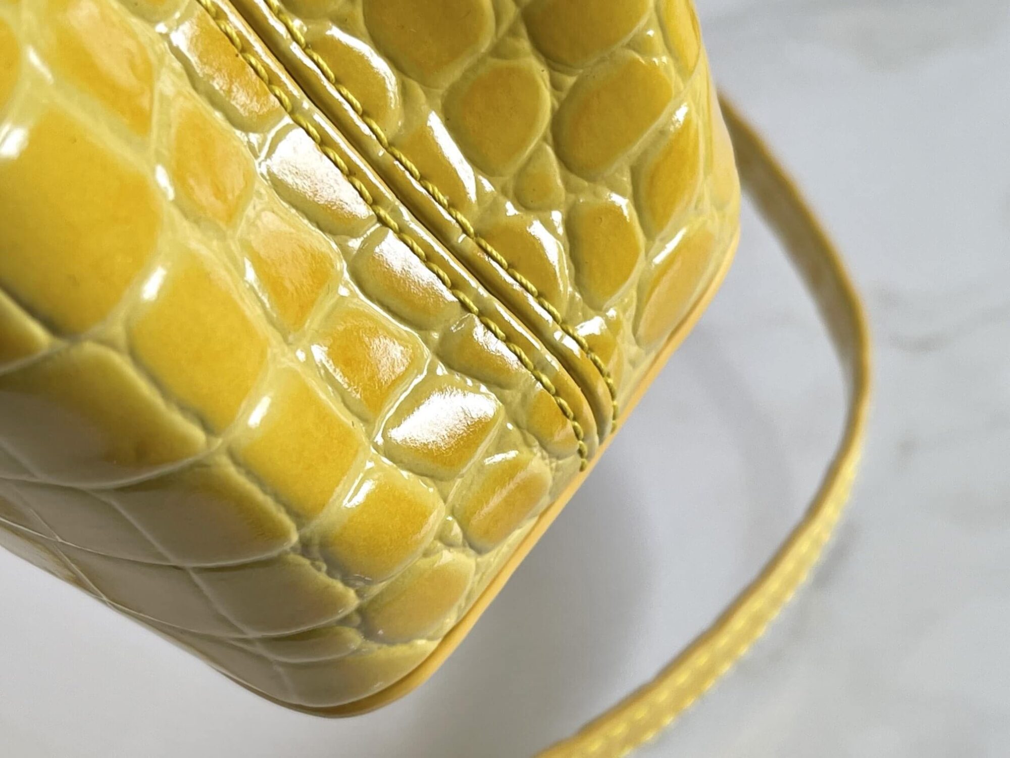Louis Vuitton LV Crocodile pattern CAPUCINES Large Handbag N93419/M48865 Medium Handbag N93163/M48865 Small Handbag N94227/M48865 Black - White - Red - Green - Yellow - Image 135