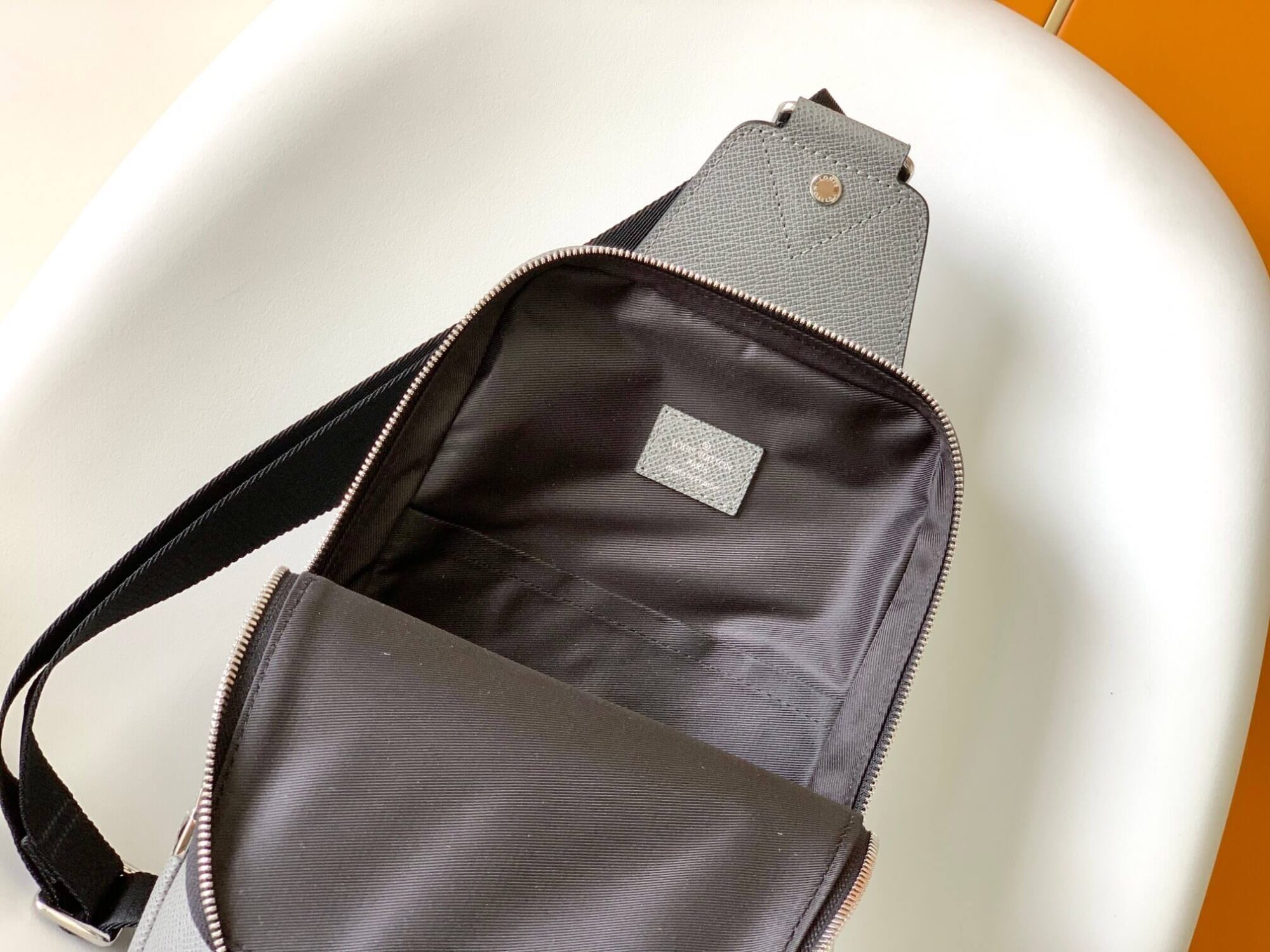 Louis Vuitton LV Damier Graphite Giant Canvas Avenue Sling Shoulder Chest Bag M30801 Grey M30443 Black - White M30860 Dark Green - Image 3