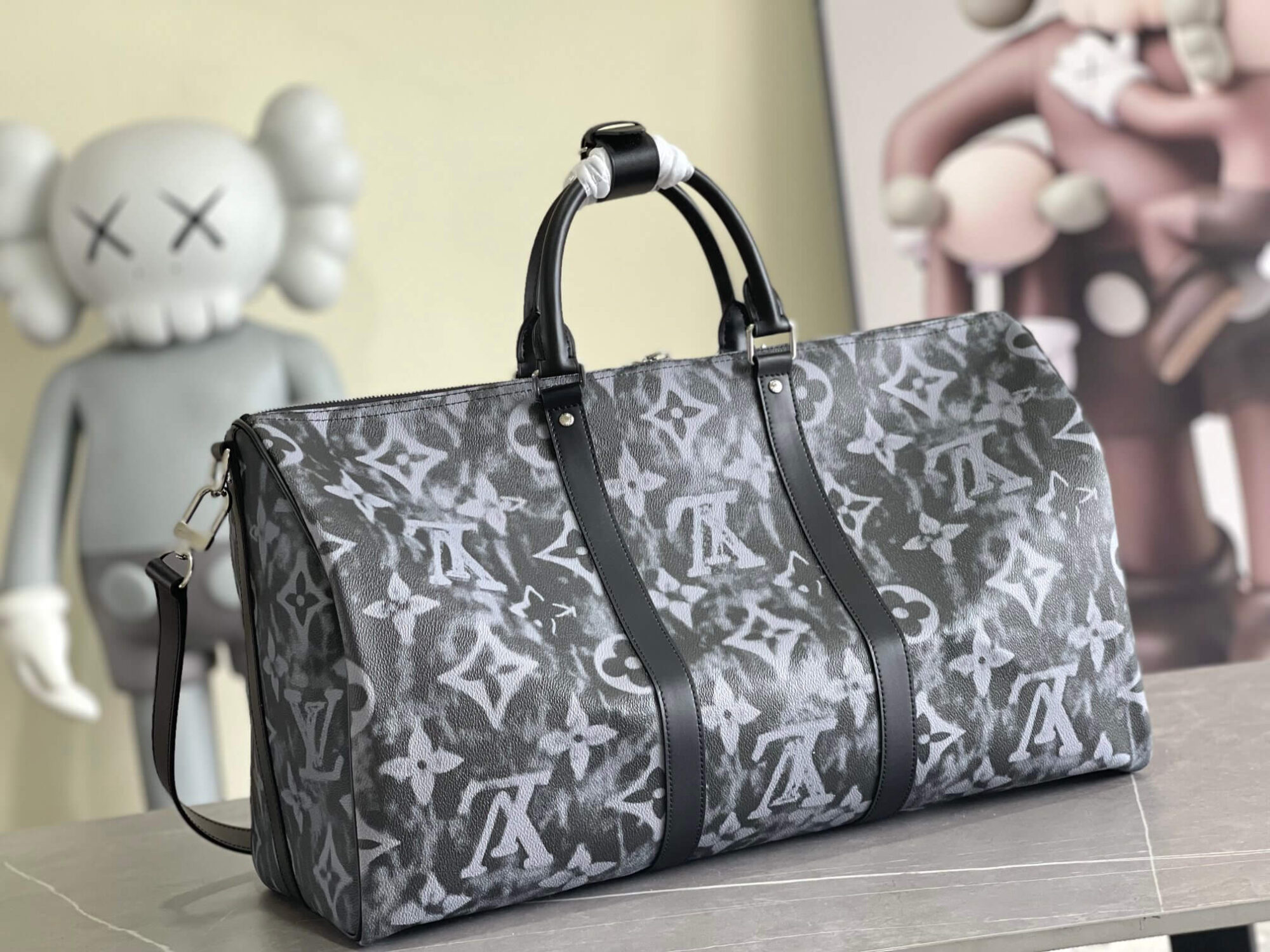 Louis Vuitton LV Damier Salt Canvas Keepall Bandoulière 50 Travel Shoulder Bag M57278 Black / Grey - Image 2