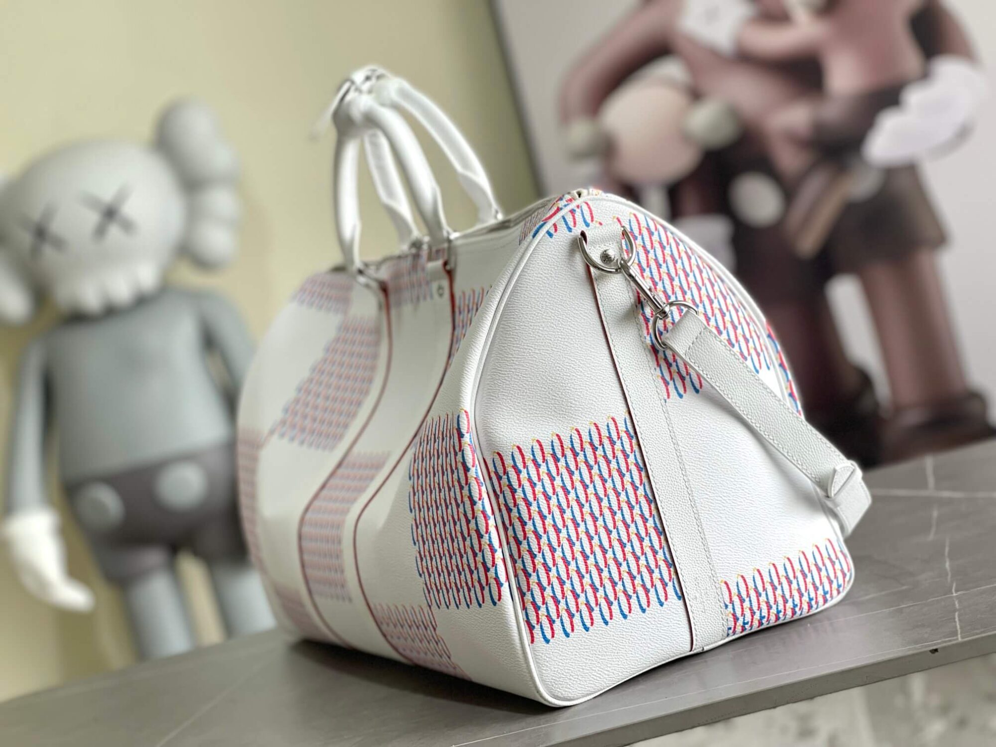 Louis Vuitton LV Damier Spray Keepall Bandouliere 50B Travel Shoulder Bag M20563 White Damier Spray Red - Image 4