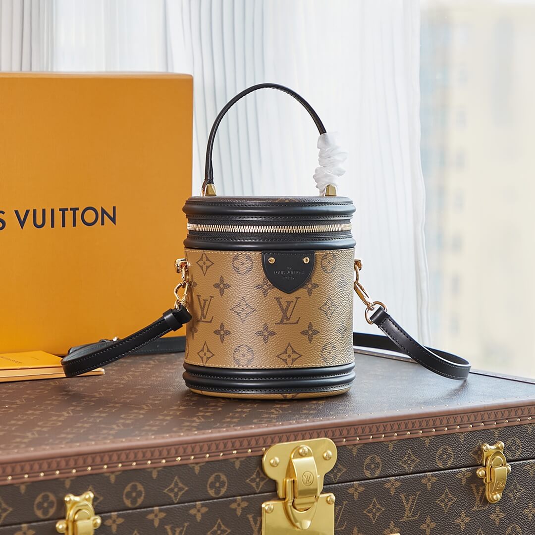 Louis Vuitton LV Monogram Cannes Vanity Makeup Bucket Shoulder HandBag M43986 Brown