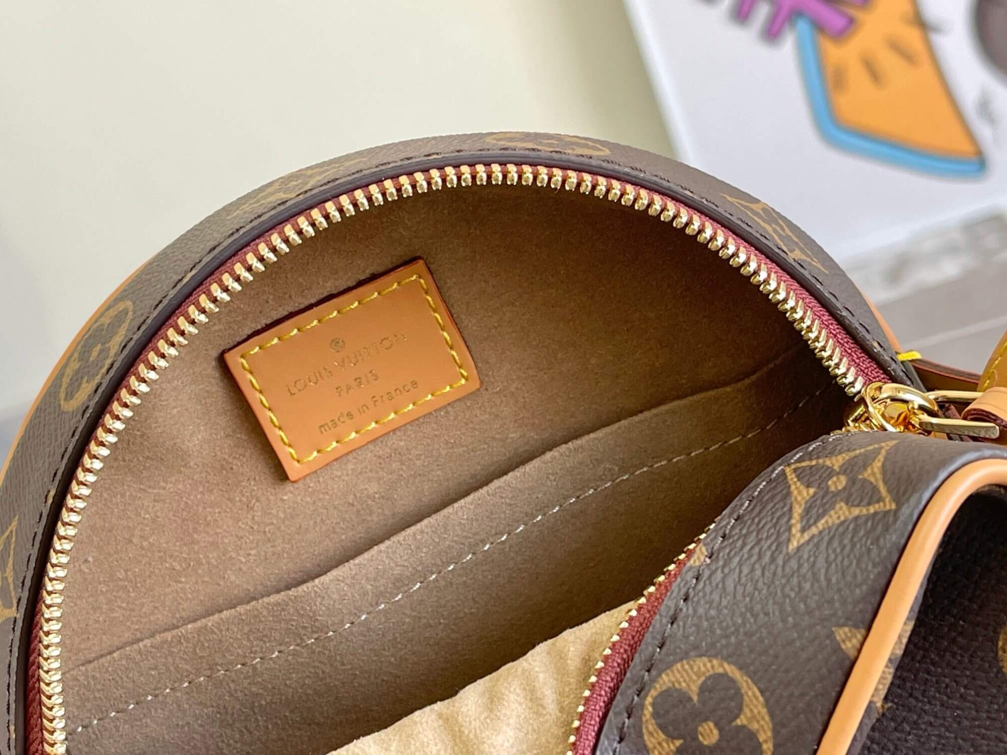 Louis Vuitton LV Monogram Canvas Medium Boite Chapeau Souple Shoulder handbag M52294 Brown - Image 3