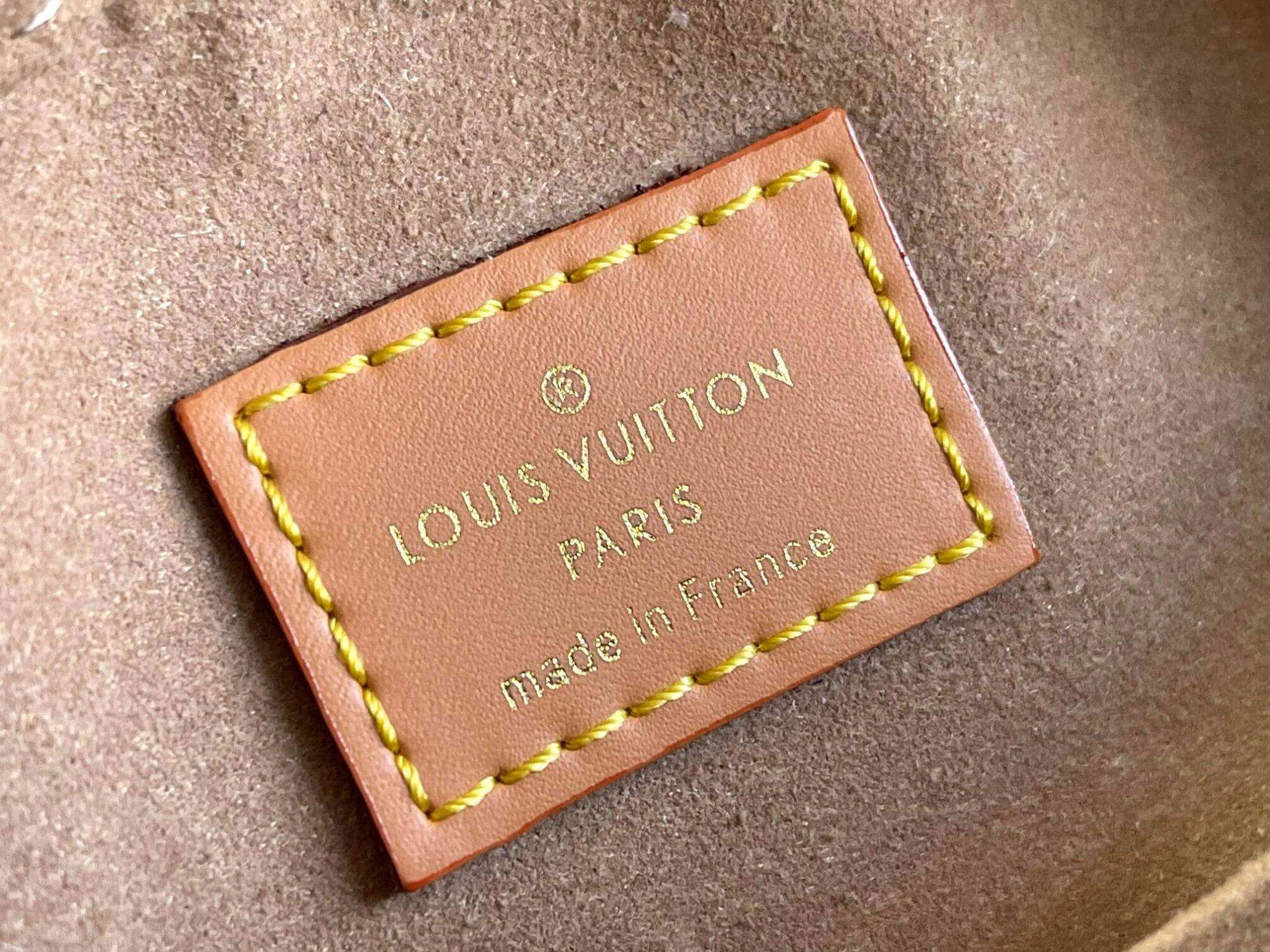 Louis Vuitton LV Monogram Canvas Medium Boite Chapeau Souple Shoulder handbag M52294 Brown - Image 6
