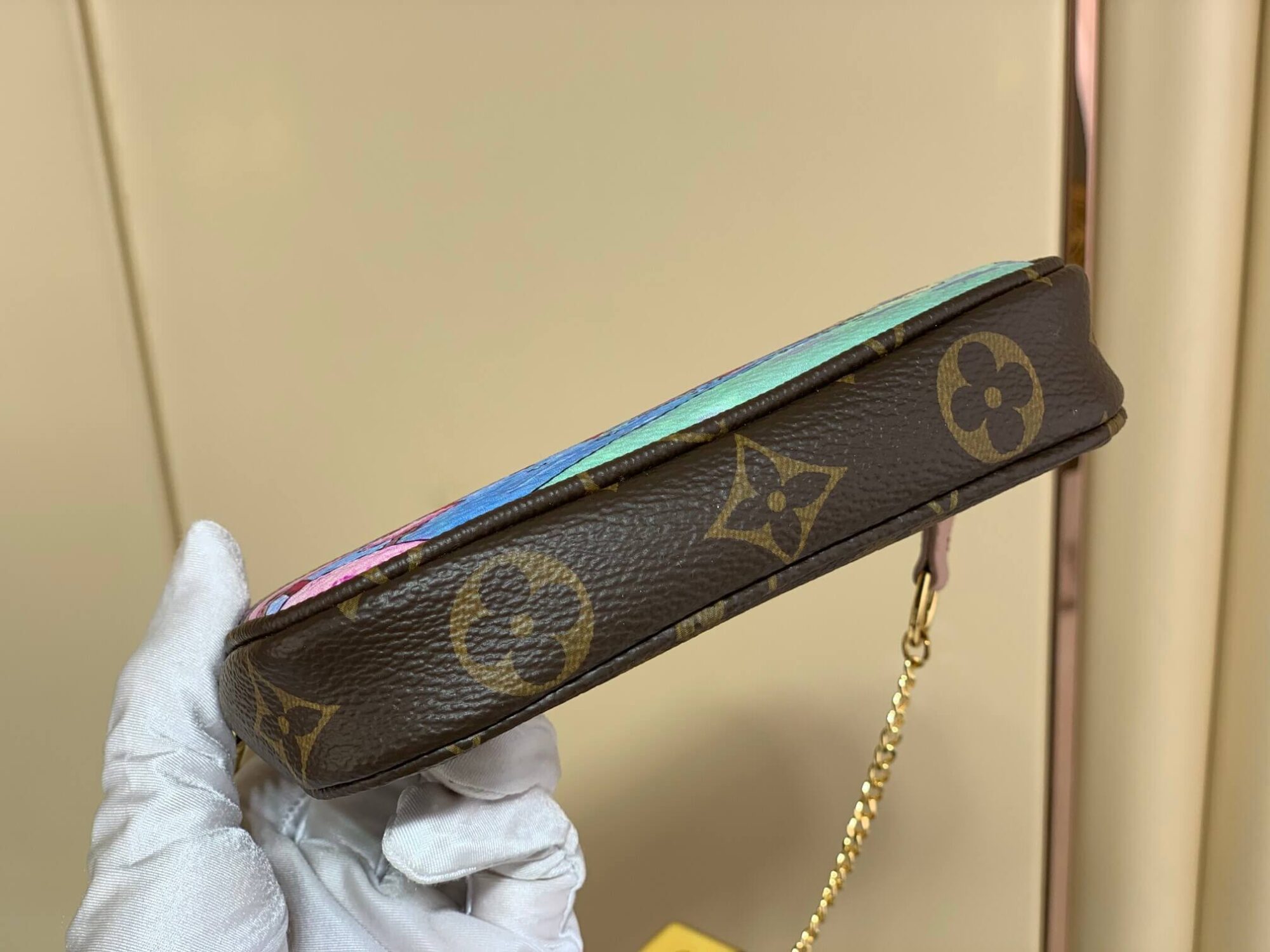 Louis Vuitton LV Monogram Canvas Mini Pochette Accessoires Vivienne Holiday M81760 Pink M81637 Blue M45905 Wisteria Pink M80863 Red - Image 26