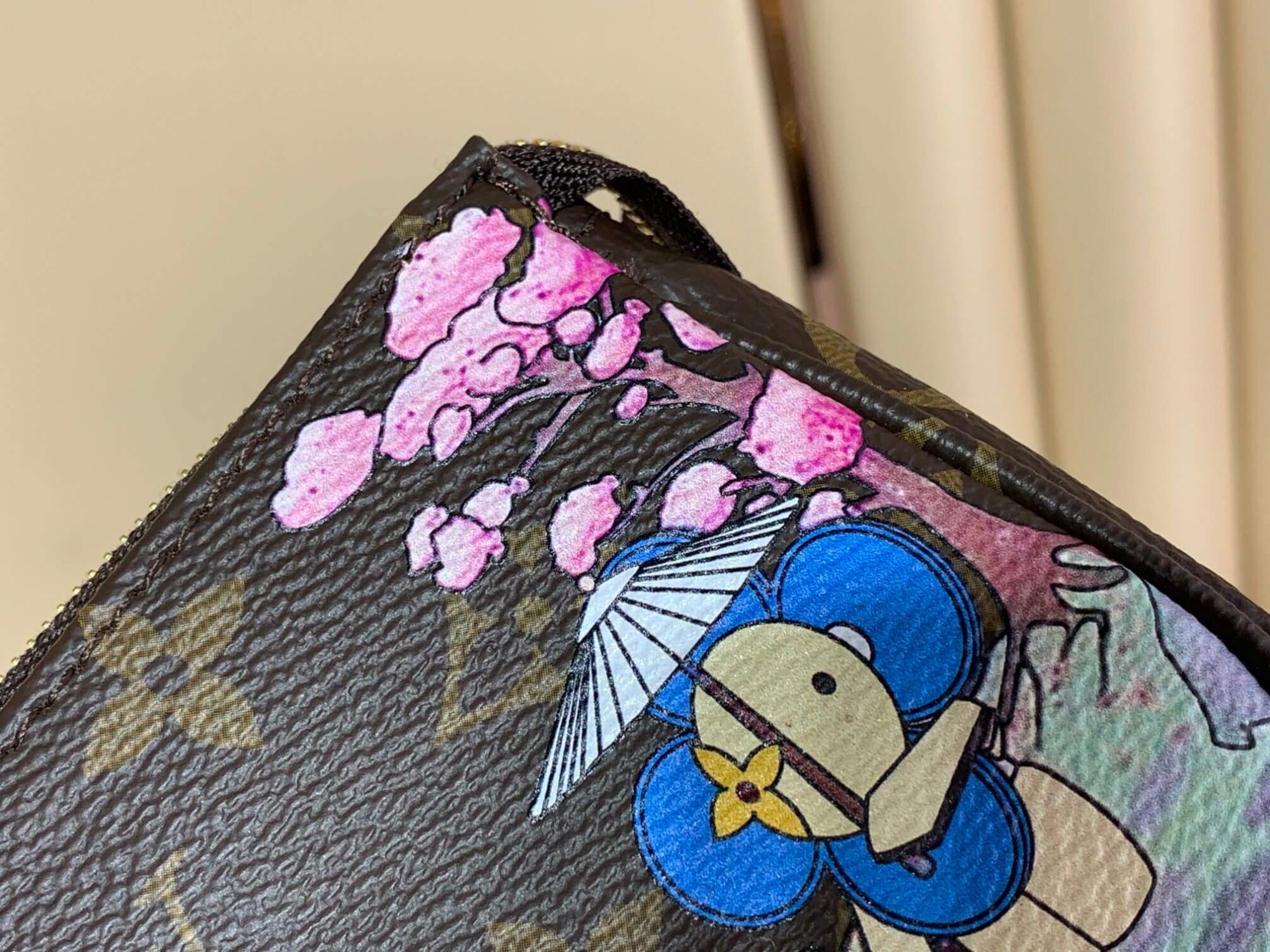 Louis Vuitton LV Monogram Canvas Mini Pochette Accessoires Vivienne Holiday M81760 Pink M81637 Blue M45905 Wisteria Pink M80863 Red - Image 25