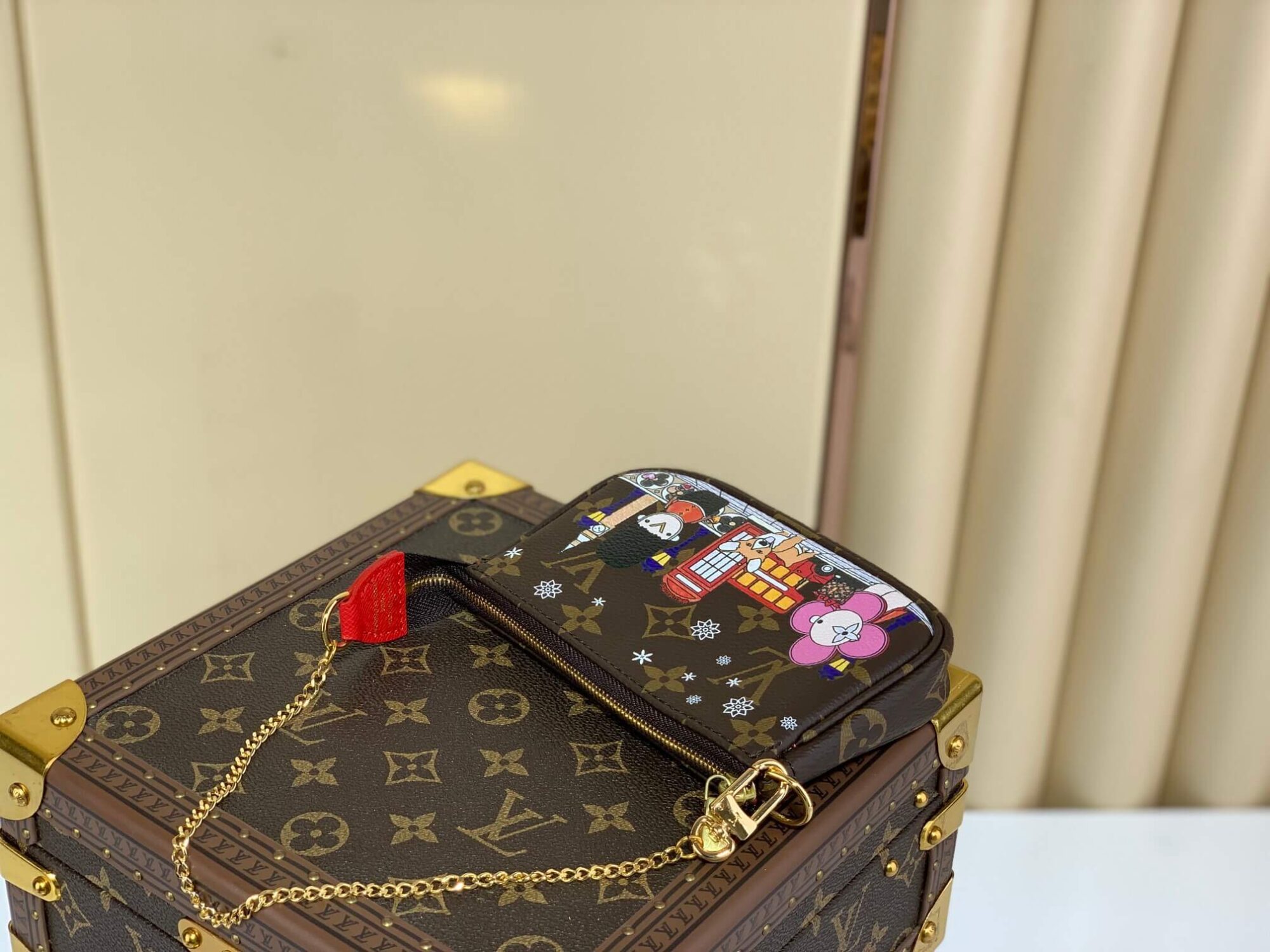 Louis Vuitton LV Monogram Canvas Mini Pochette Accessoires Vivienne Holiday M81760 Pink M81637 Blue M45905 Wisteria Pink M80863 Red - Image 35