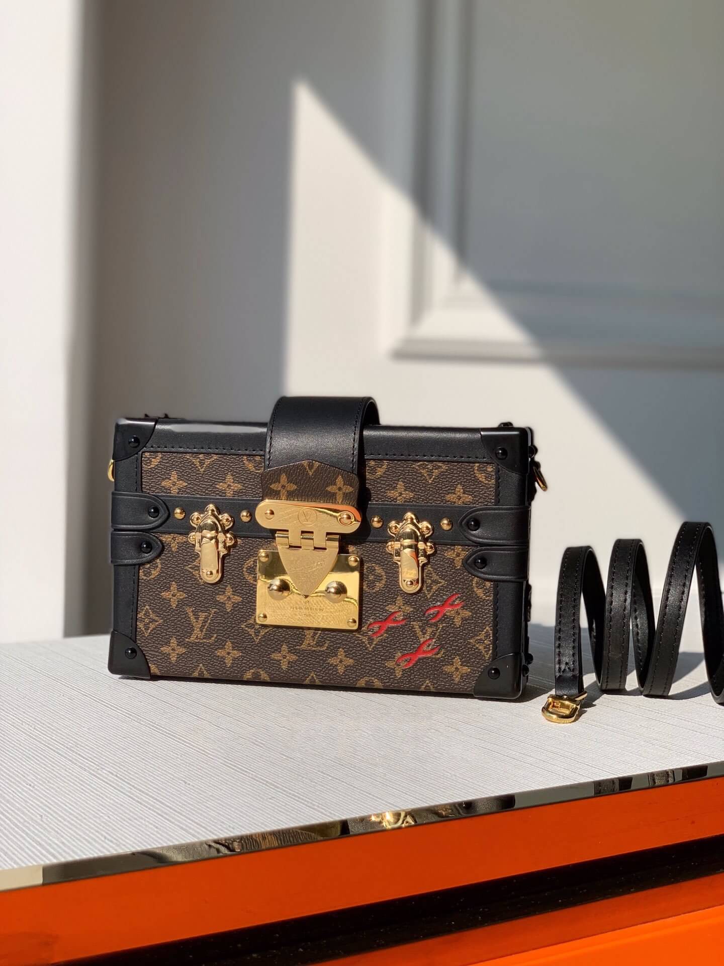 Louis Vuitton LV Monogram Canvas - Reverse coated Canvas Petite Malle Shoulder HandBag M40273 Brown M45960 Caramel Brown