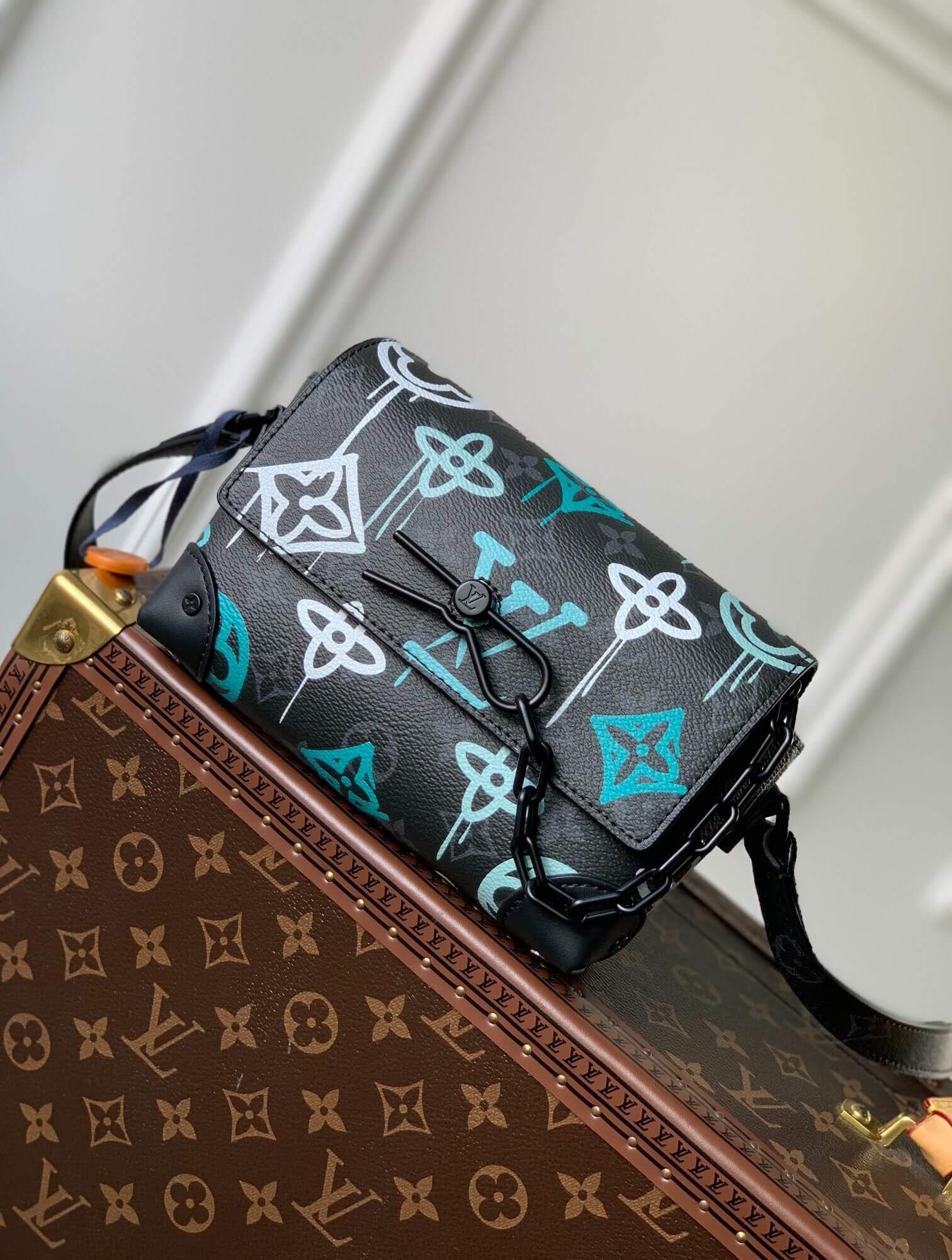 Louis Vuitton LV Monogram Canvas Steamer Wearable Wallet Handbag M81852 Graffiti Green