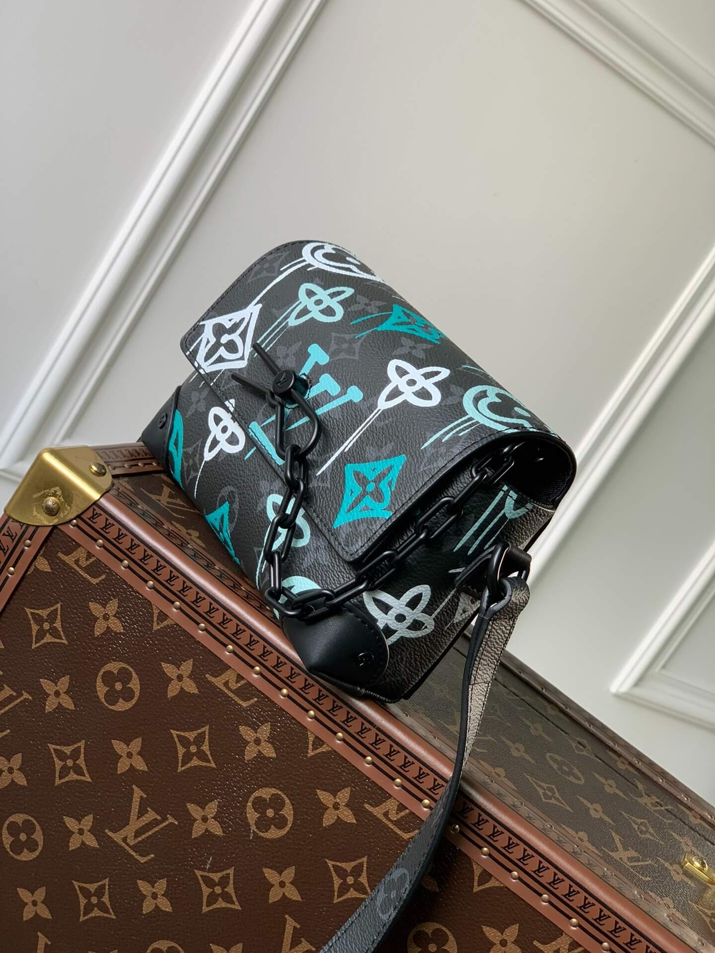 Louis Vuitton LV Monogram Canvas Steamer Wearable Wallet Handbag M81852 Graffiti Green - Image 4