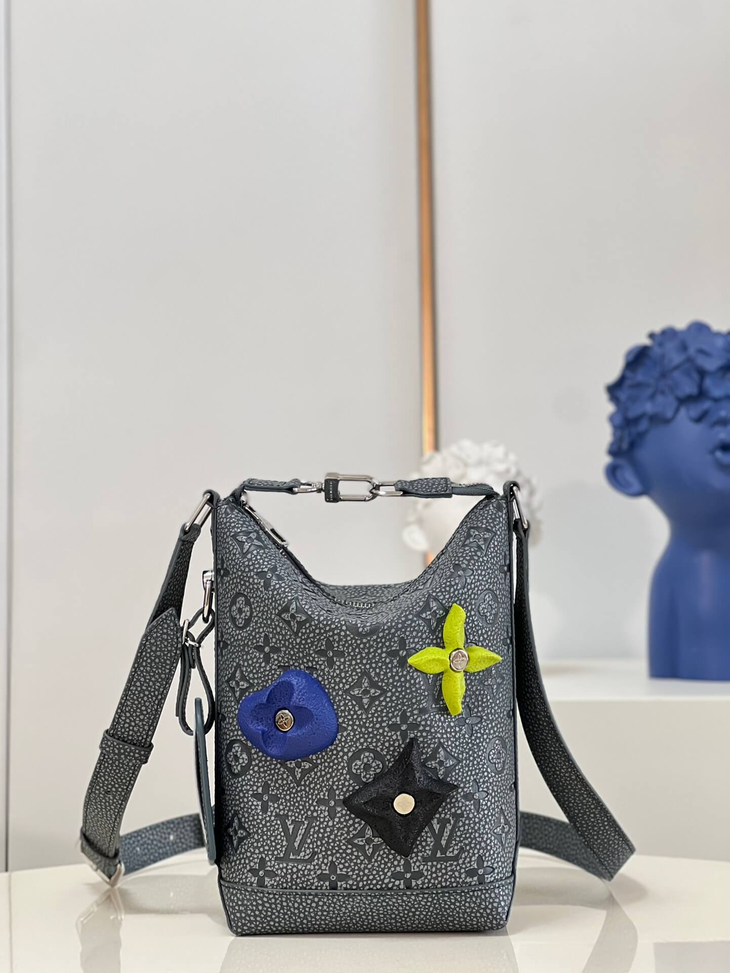 Louis Vuitton LV Monogram Climbing Hobo Cruiser PM Shoulder Handbag M20875 Gray - White