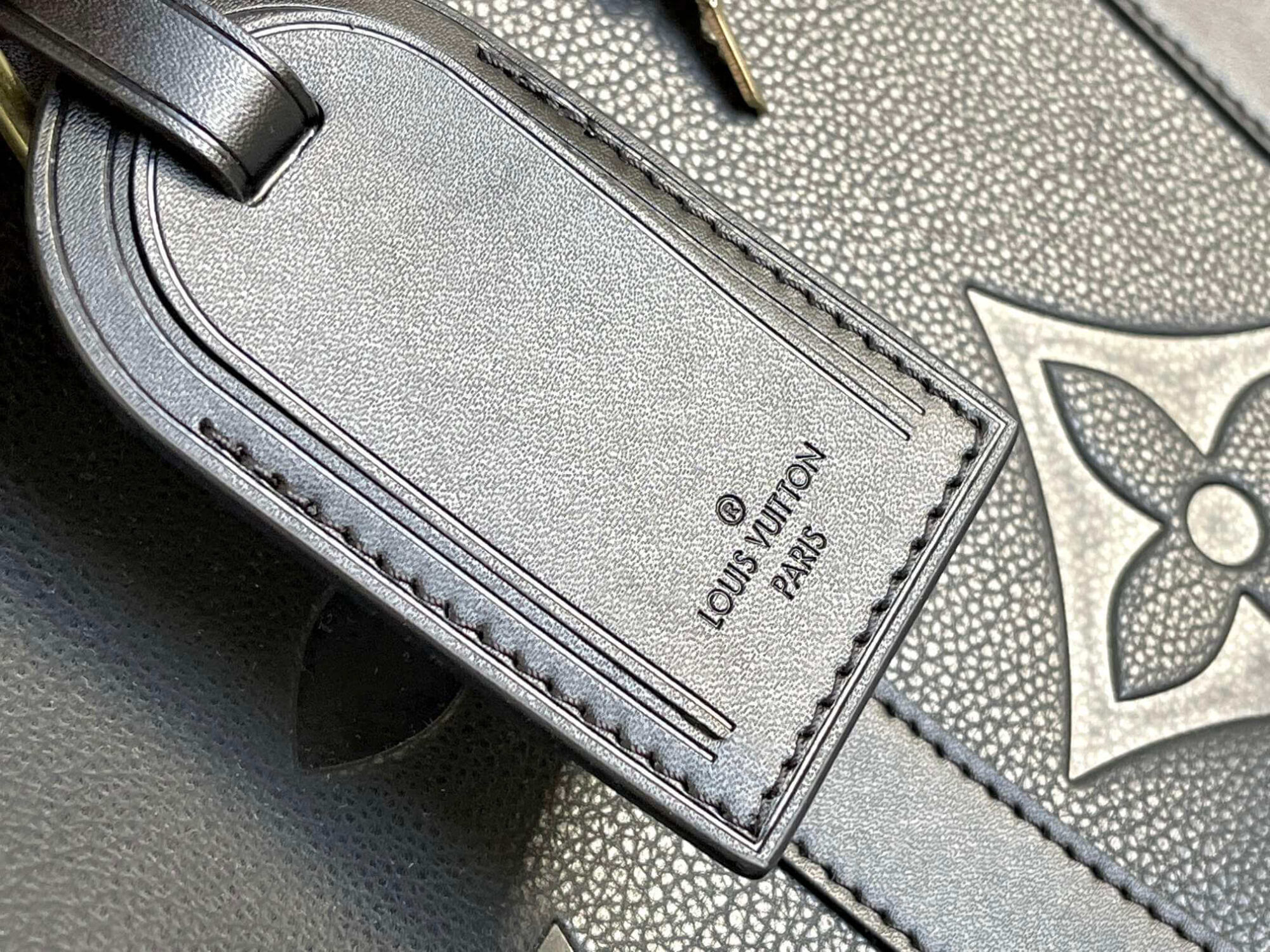 Louis Vuitton LV Monogram Empreinte Giant Keepall Bandoulière 45 Travel Shoulder Bag M45532 Black M46114 Turtledove Beige - Image 8