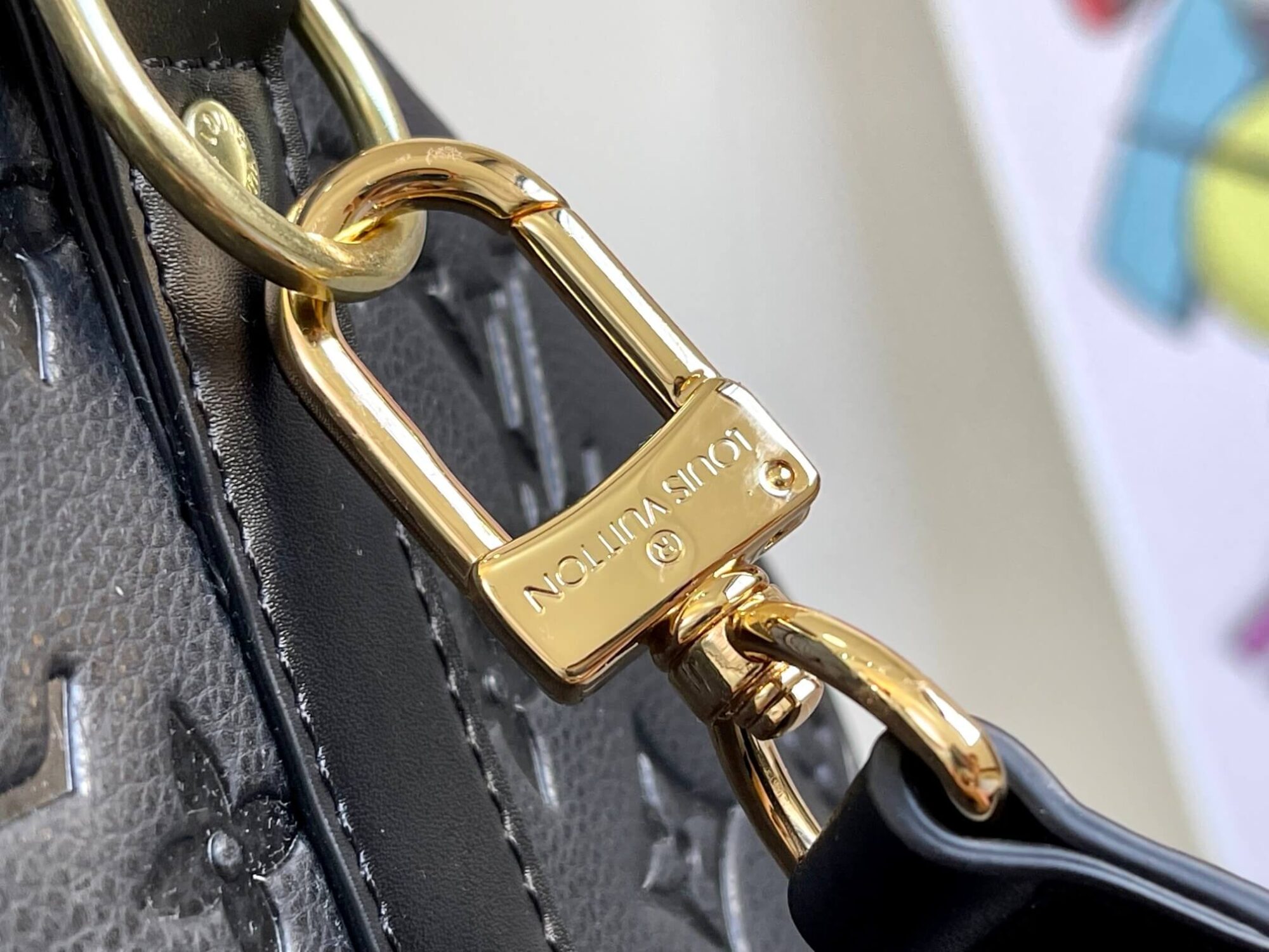 Louis Vuitton LV Monogram Empreinte Giant Keepall Bandoulière 45 Travel Shoulder Bag M45532 Black M46114 Turtledove Beige - Image 6