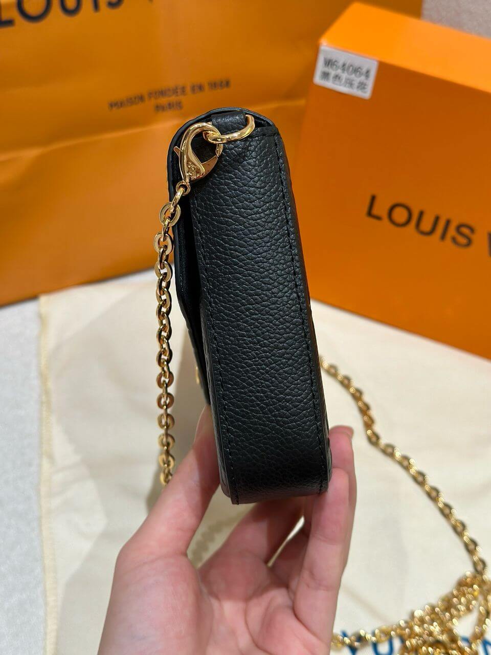 Louis Vuitton LV Monogram Empreinte Pochette Félicie Chain Wallet M82477 Black M63700 Red M82363 Cream M83589 Beige M82609 Navy Blue M64099 Marine Blue - Image 6