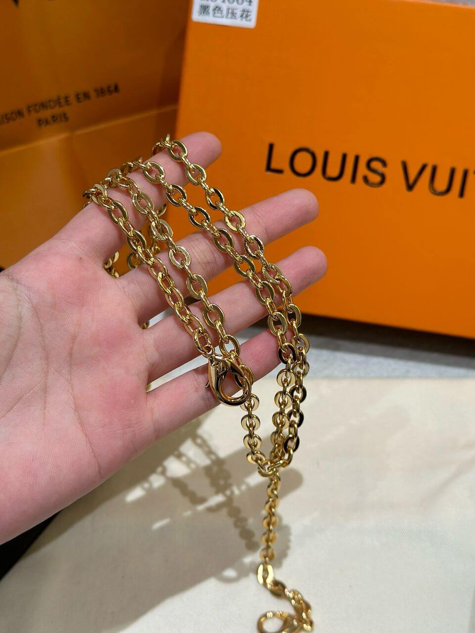 Louis Vuitton LV Monogram Empreinte Pochette Félicie Chain Wallet M82477 Black M63700 Red M82363 Cream M83589 Beige M82609 Navy Blue M64099 Marine Blue - Image 10