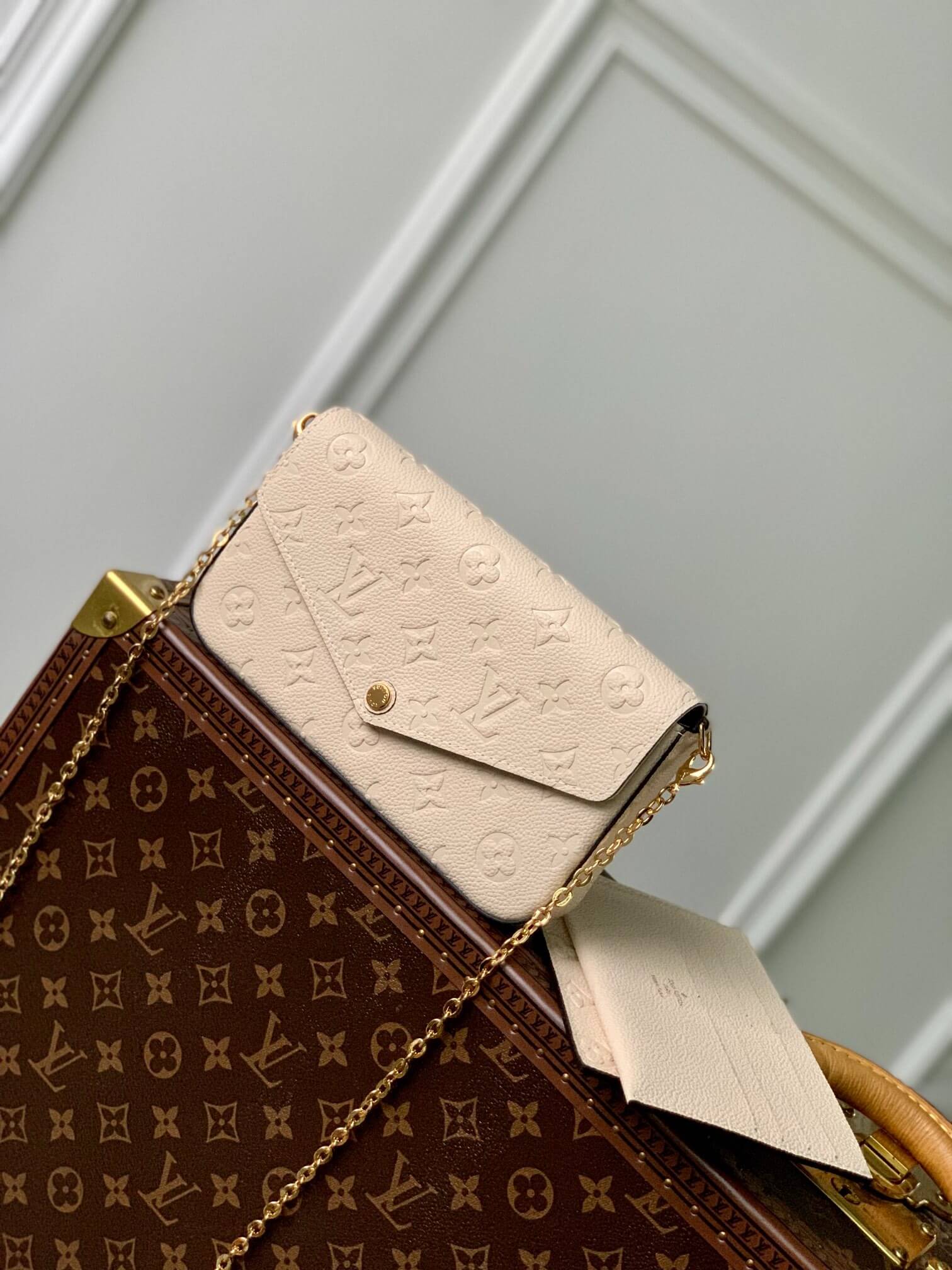 Louis Vuitton LV Monogram Empreinte Pochette Félicie Chain Wallet M82477 Black M63700 Red M82363 Cream M83589 Beige M82609 Navy Blue M64099 Marine Blue - Image 20