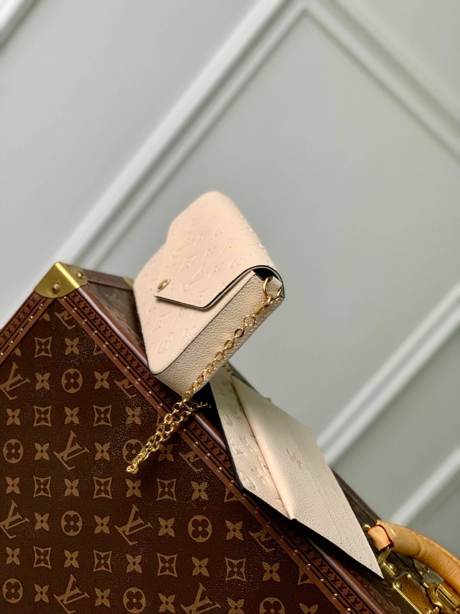 Louis Vuitton LV Monogram Empreinte Pochette Félicie Chain Wallet M82477 Black M63700 Red M82363 Cream M83589 Beige M82609 Navy Blue M64099 Marine Blue - Image 22