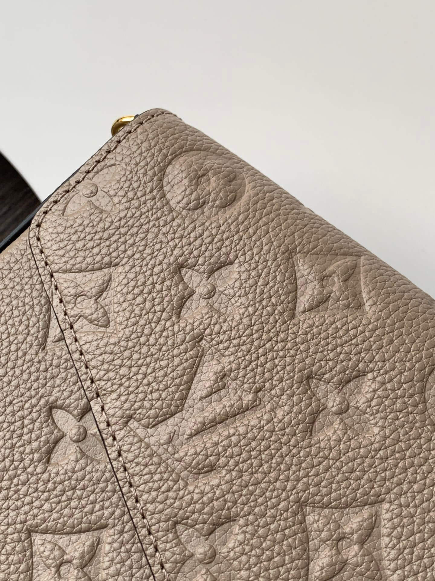 Louis Vuitton LV Monogram Empreinte Pochette Félicie Chain Wallet M82477 Black M63700 Red M82363 Cream M83589 Beige M82609 Navy Blue M64099 Marine Blue - Image 36