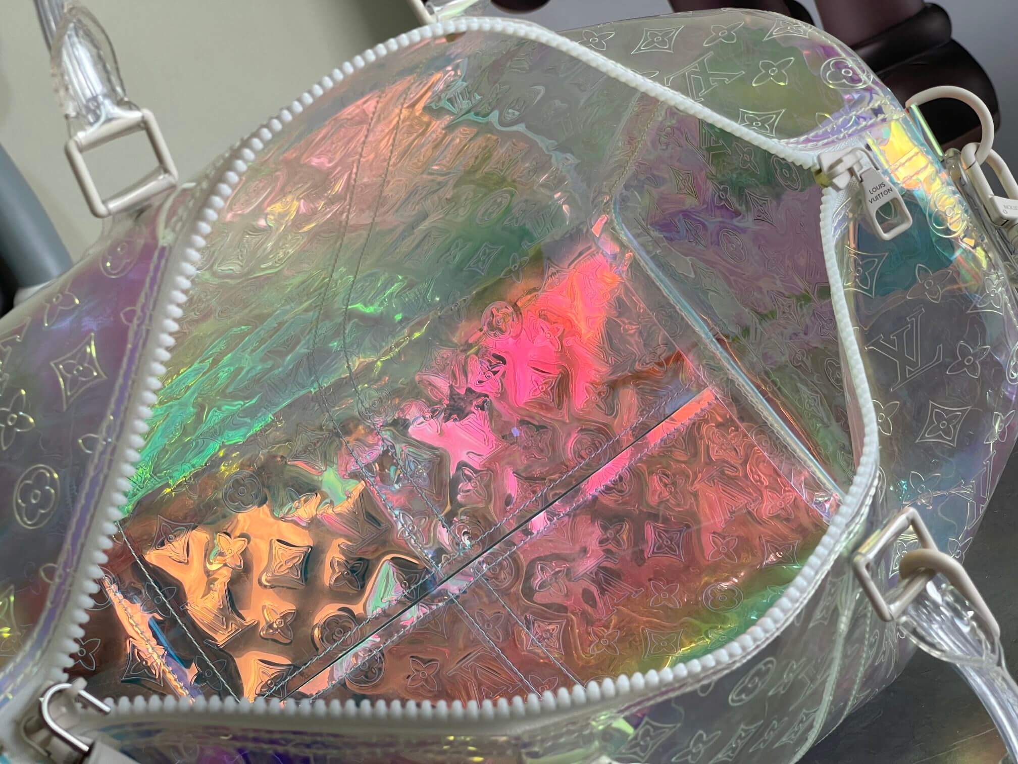 Louis Vuitton LV Monogram Iridescent PVC trim Prism Keepall Bandoulière 50 Travel Shoulder Bag M53271 Transparent - Image 3