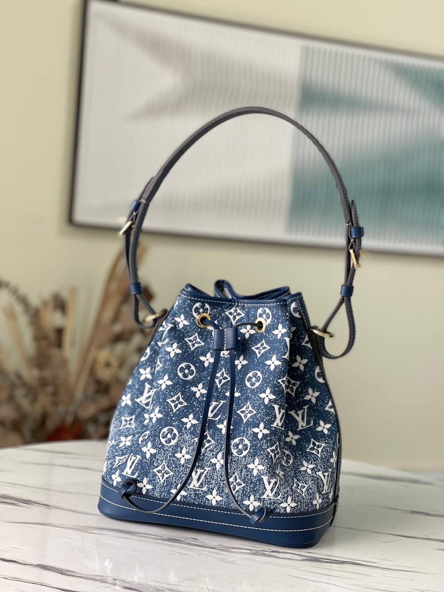 Louis Vuitton LV Monogram Denim Noé Bucket Shoulder cross-body HandBag Monogram Denim HandBag M59606 Navy Blue M21461 Grey