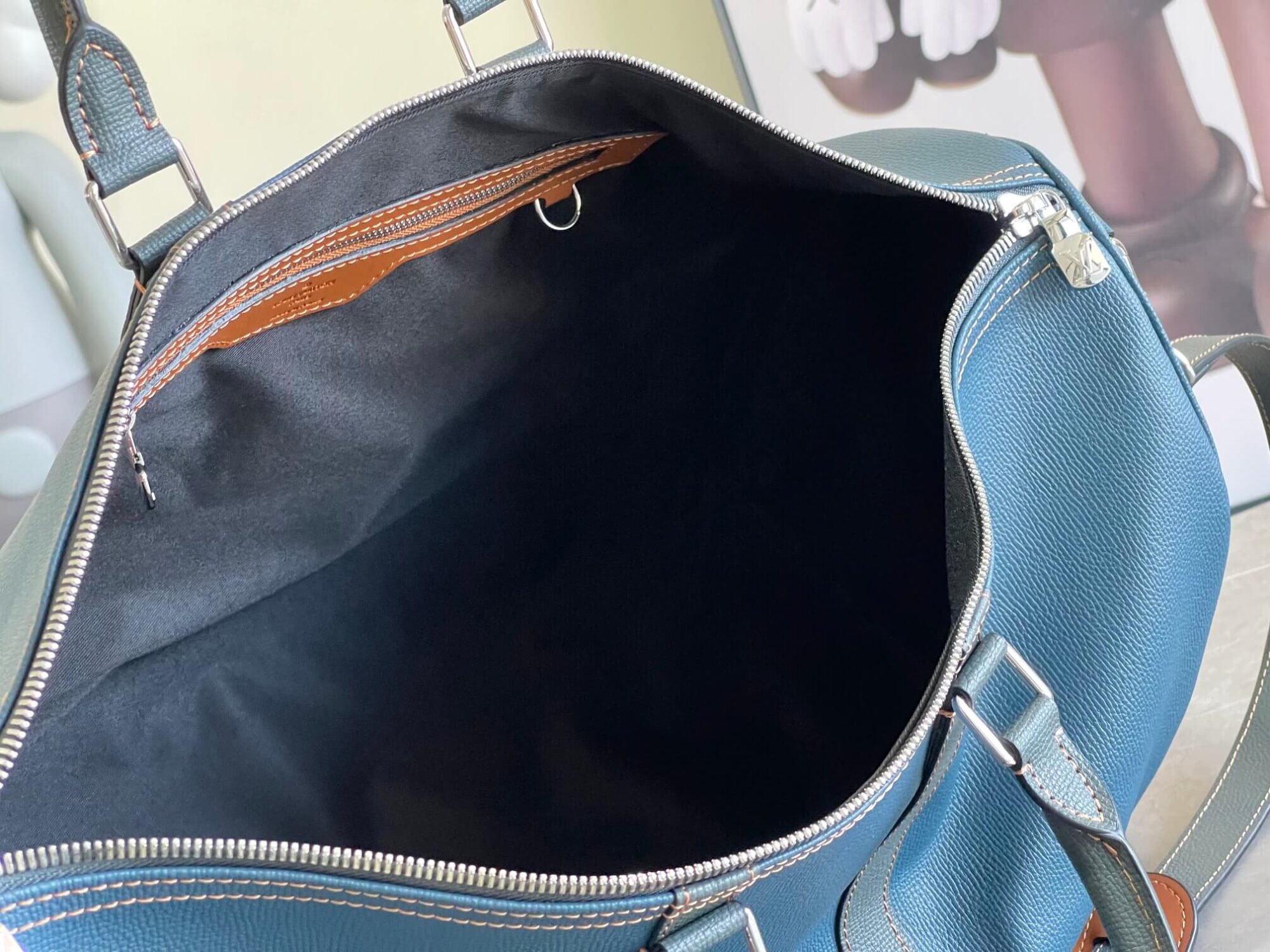 Louis Vuitton LV Taurillon leather Keepall Bandoulière 50 Travel Shoulder HandBag M21377 Blue - Image 3