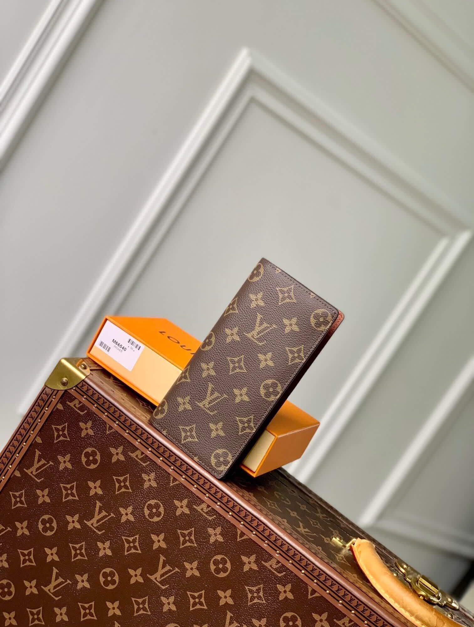 Louis Vuitton LV Monogram canvas Brazza Wallet M66540 Brown