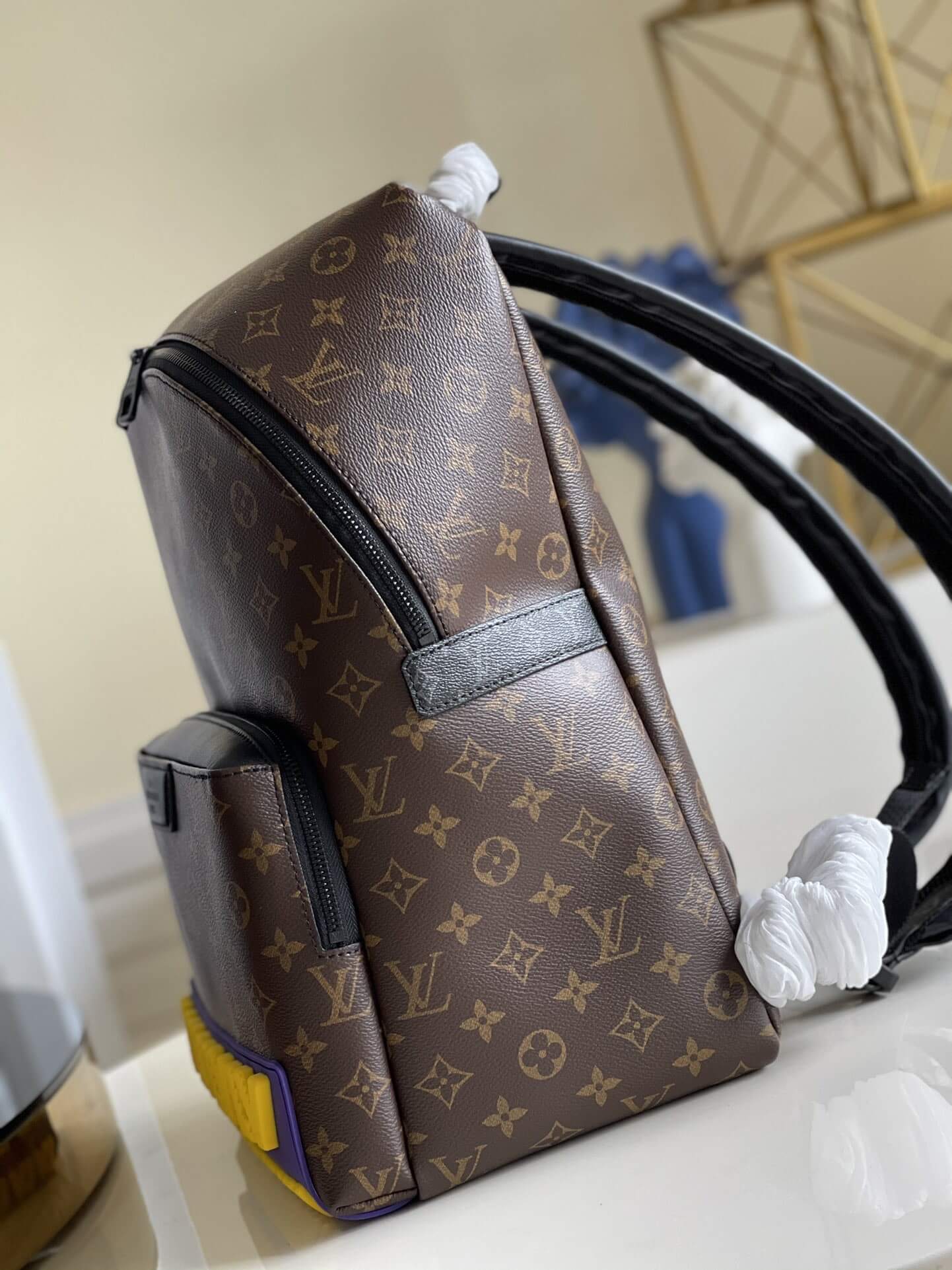 Louis Vuitton LV Monogram canvas Discovery Backpack Bag M57965 Brown / Yellow - Image 4