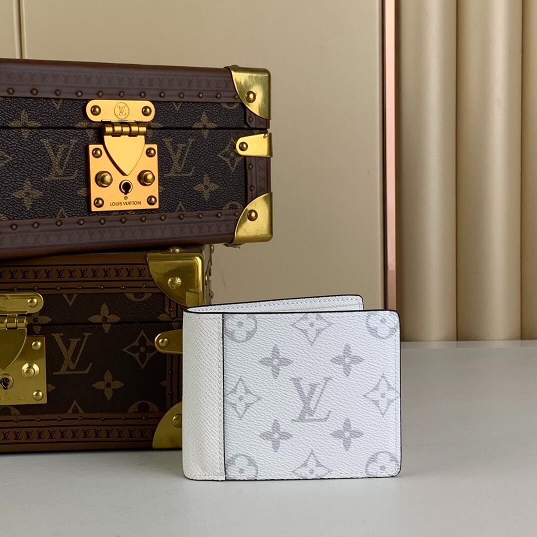 Louis Vuitton LV Monogram canvas Taigarama Multiple Wallet M30896 White