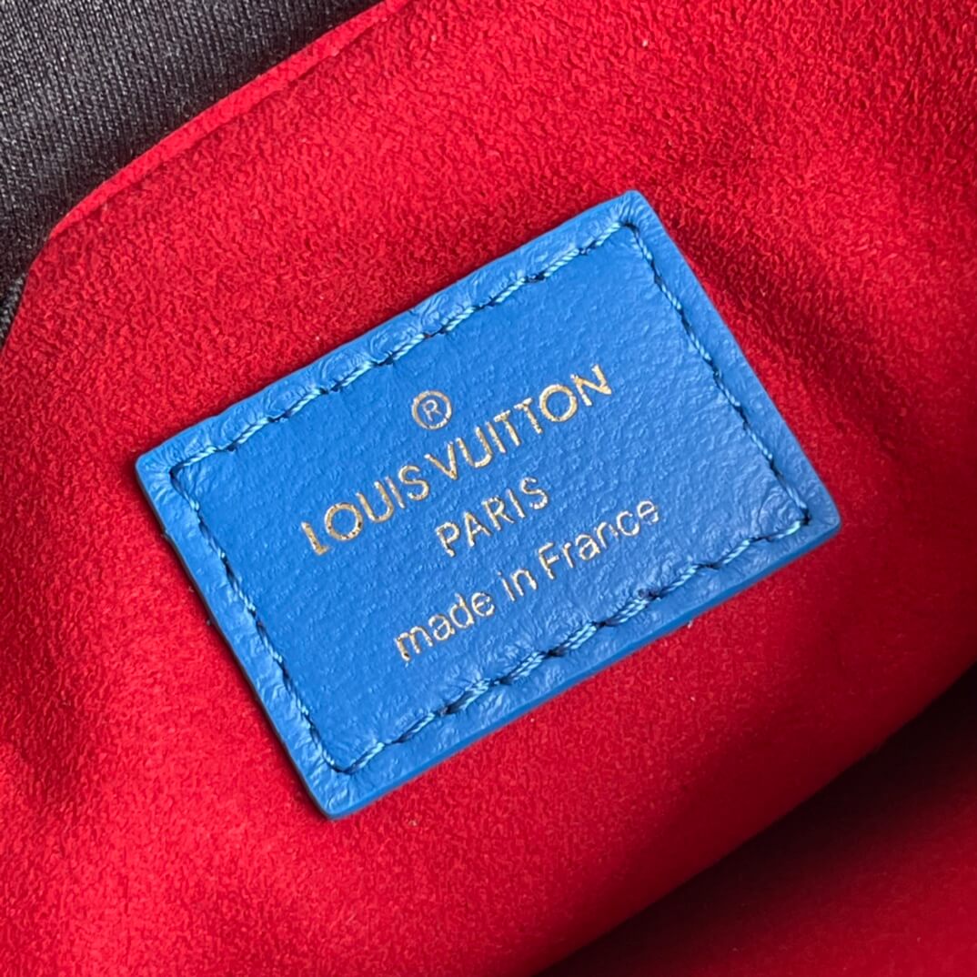 Louis Vuitton LV Monogram embossed Coussin PM H27 Lambskin Shoulder Crossbody Handbag M58626 Blue / Red - Image 4