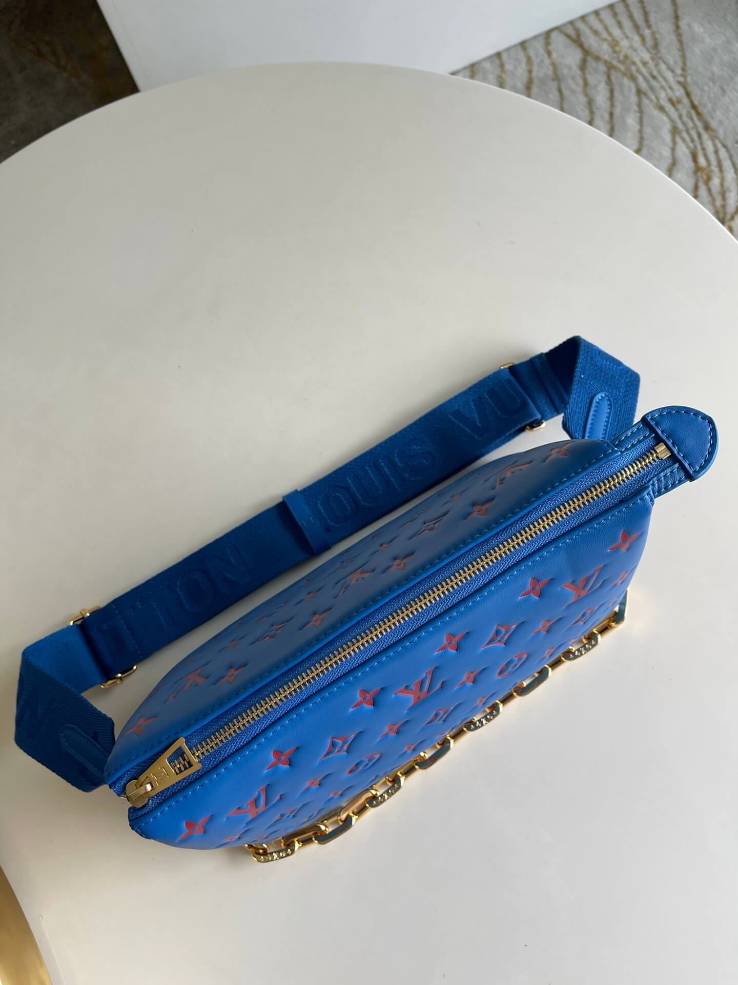 Louis Vuitton LV Monogram embossed Coussin PM H27 Lambskin Shoulder Crossbody Handbag M58626 Blue / Red - Image 7