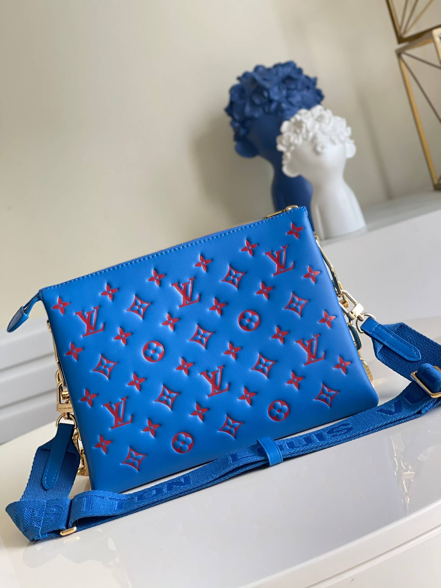 Louis Vuitton LV Monogram embossed Coussin PM H27 Lambskin Shoulder Crossbody Handbag M58626 Blue / Red - Image 9