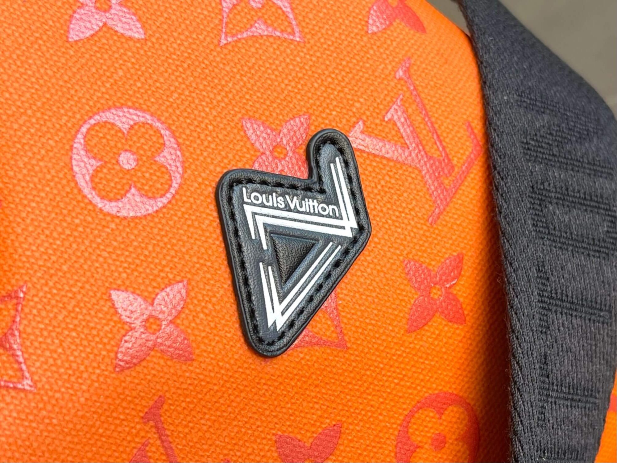 Louis Vuitton LV NBA Monogram Storm coated canvas Basketball Keepall 55 Sport Travel Shoulder Bag M12724 Orange M23801 White - Image 5