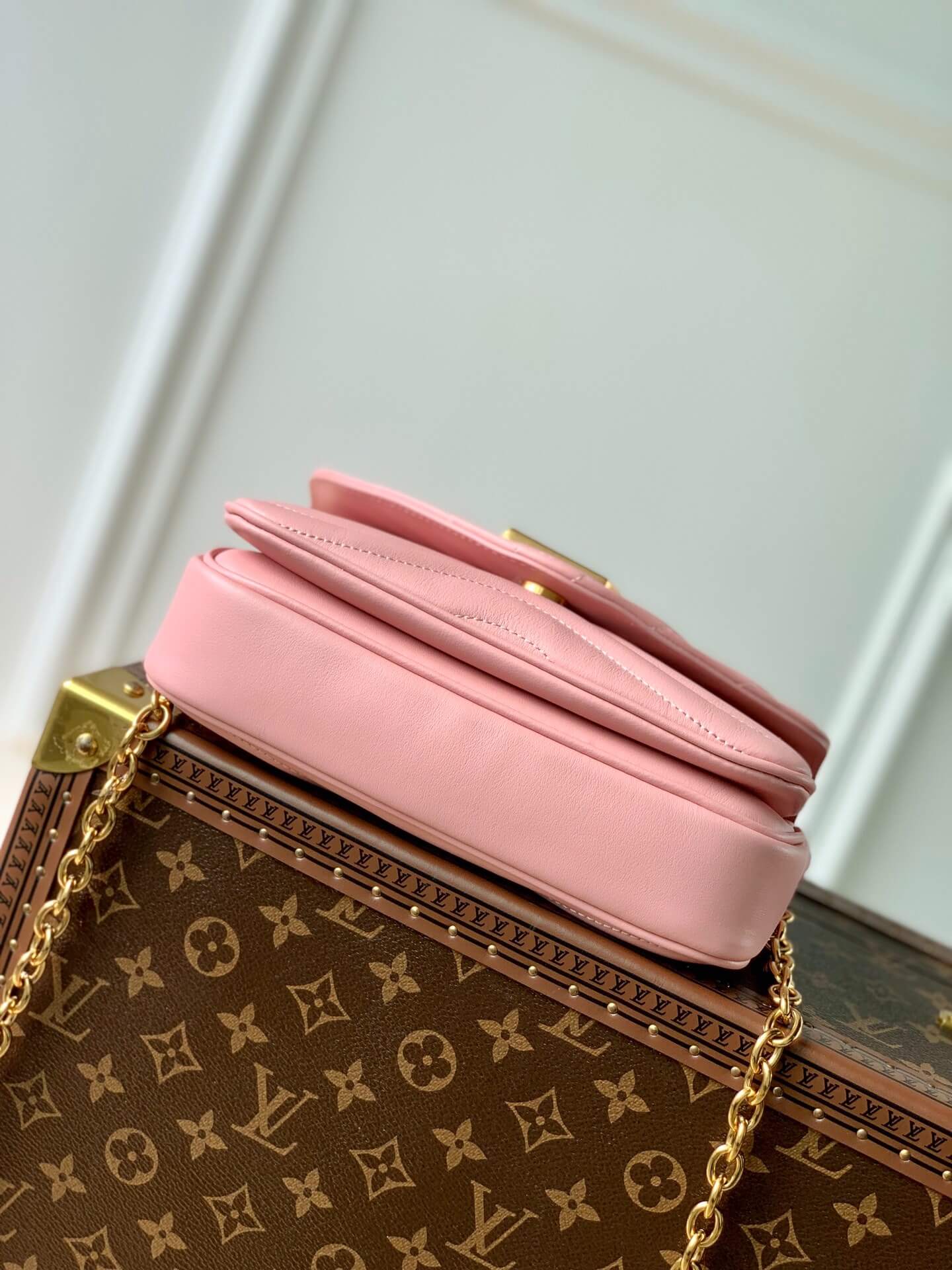 Louis Vuitton LV New Wave Small Chain Multi Pochette Accessoires Shoulder HandBag M20685 White M20686 Pink M20687 Black M20838 Beige - Image 18