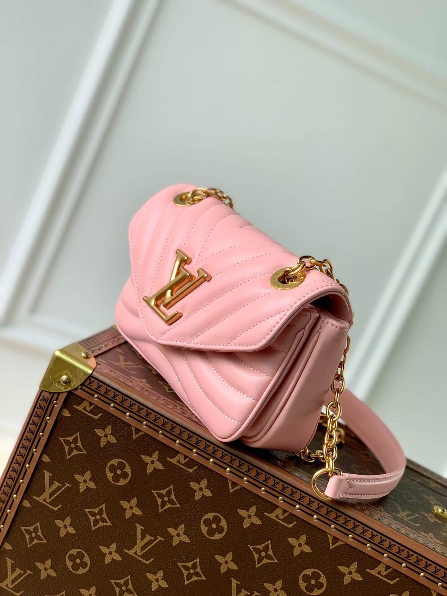 Louis Vuitton LV New Wave Small Chain Multi Pochette Accessoires Shoulder HandBag M20685 White M20686 Pink M20687 Black M20838 Beige - Image 13
