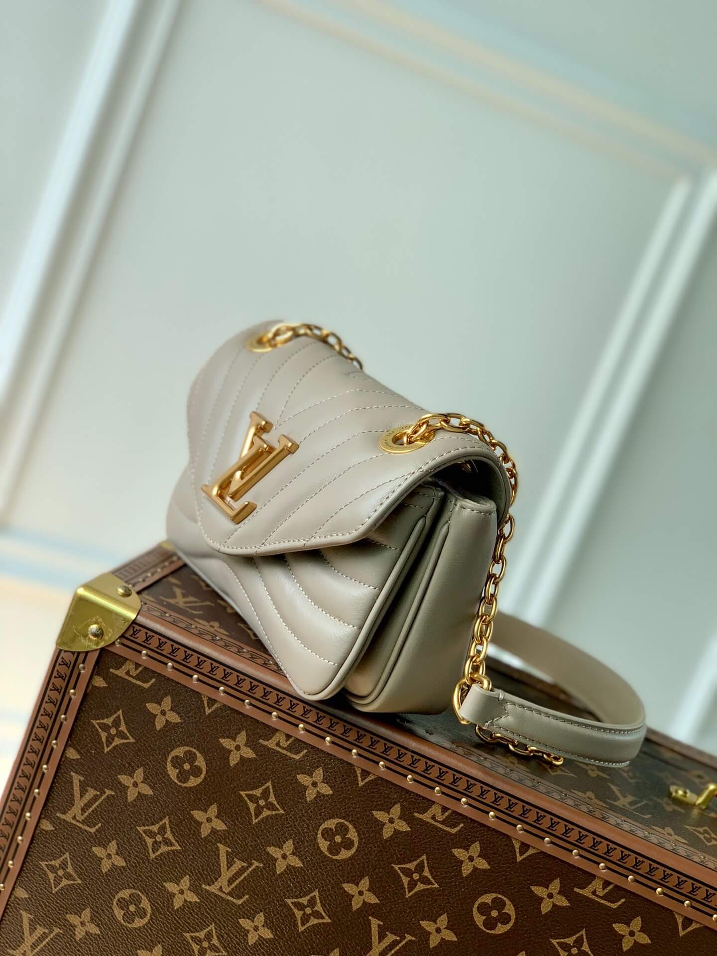 Louis Vuitton LV New Wave Small Chain Multi Pochette Accessoires Shoulder HandBag M20685 White M20686 Pink M20687 Black M20838 Beige - Image 31