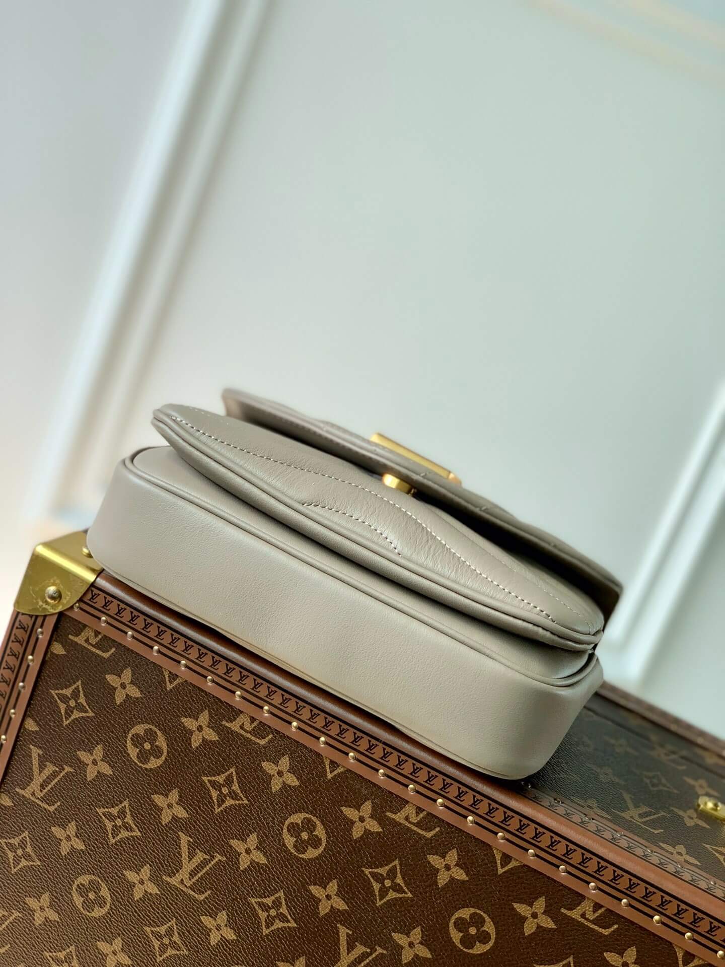 Louis Vuitton LV New Wave Small Chain Multi Pochette Accessoires Shoulder HandBag M20685 White M20686 Pink M20687 Black M20838 Beige - Image 36