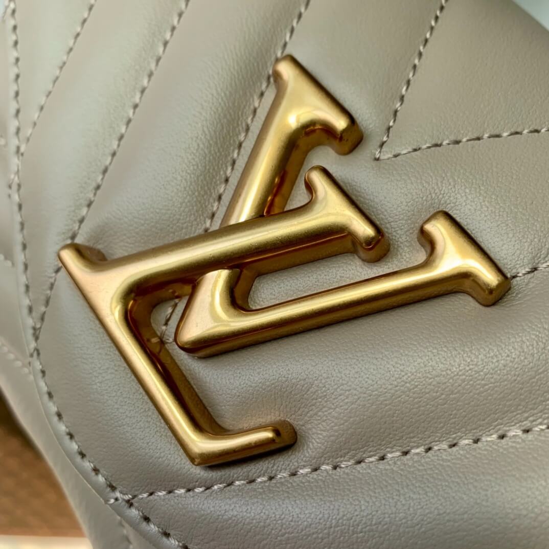 Louis Vuitton LV New Wave Small Chain Multi Pochette Accessoires Shoulder HandBag M20685 White M20686 Pink M20687 Black M20838 Beige - Image 33