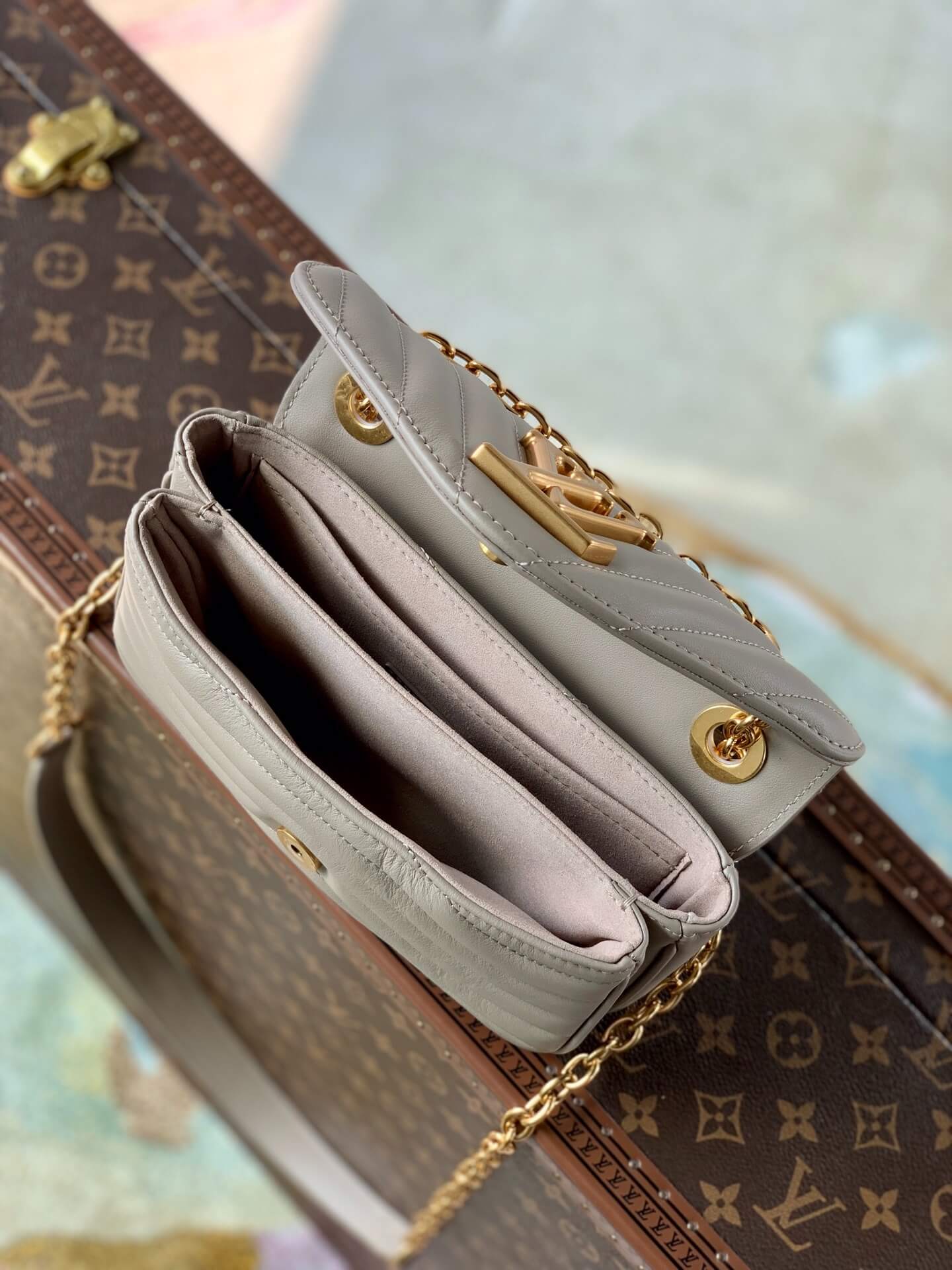 Louis Vuitton LV New Wave Small Chain Multi Pochette Accessoires Shoulder HandBag M20685 White M20686 Pink M20687 Black M20838 Beige - Image 30