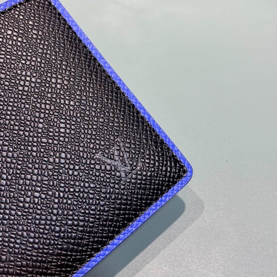 Louis Vuitton LV Taiga cowhide leather Multiple Wallet M30563 Black - Image 5