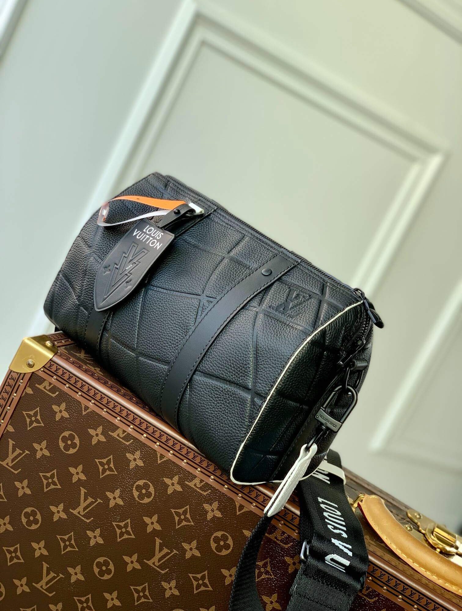 Louis Vuitton LV Taurillon City Keepall Shoulder Bag M21543 Black