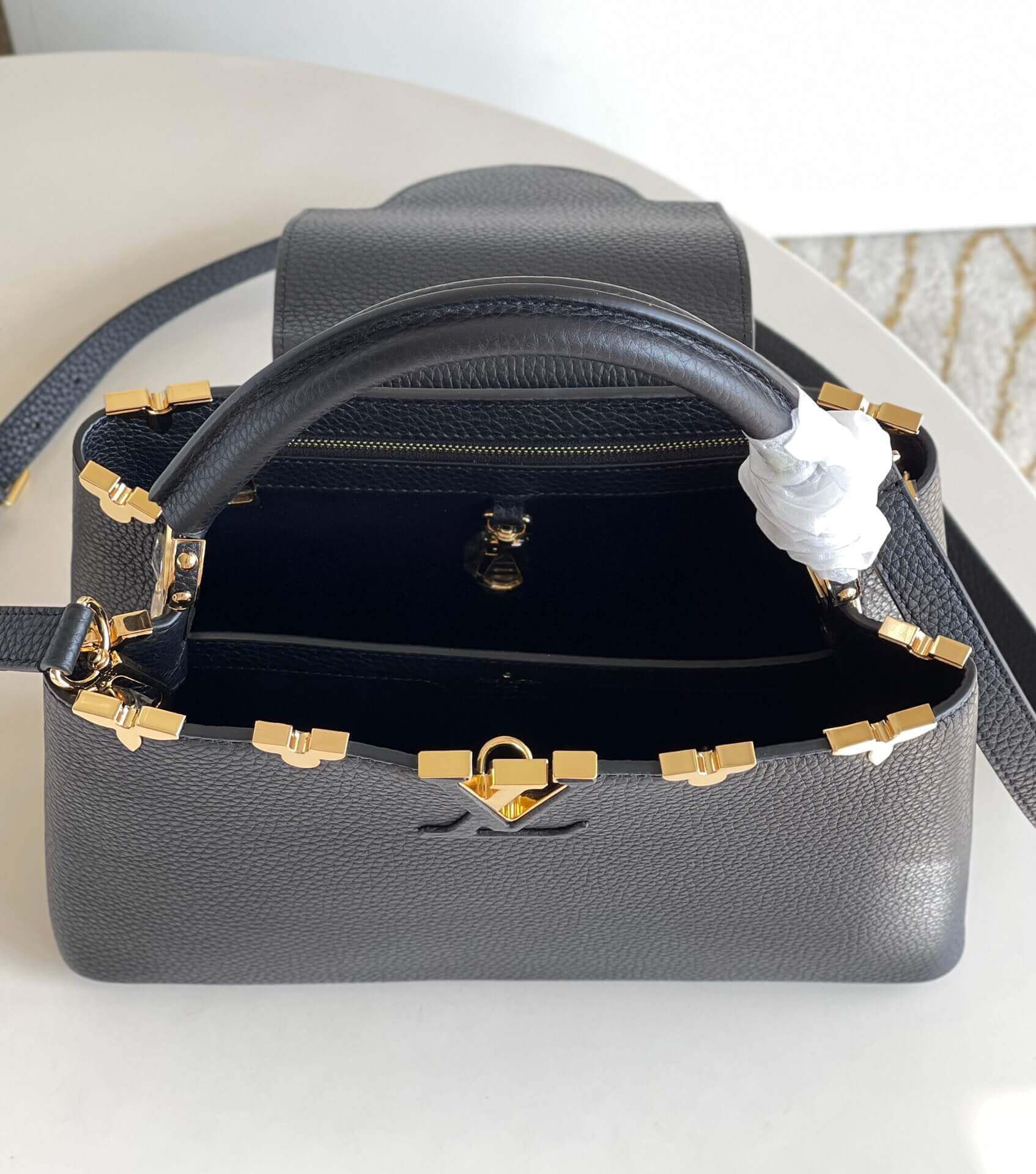 Louis Vuitton LV Taurillon leather Capucines Mini M56669 Medium M54663 Shoulder HandBag Black - Image 3