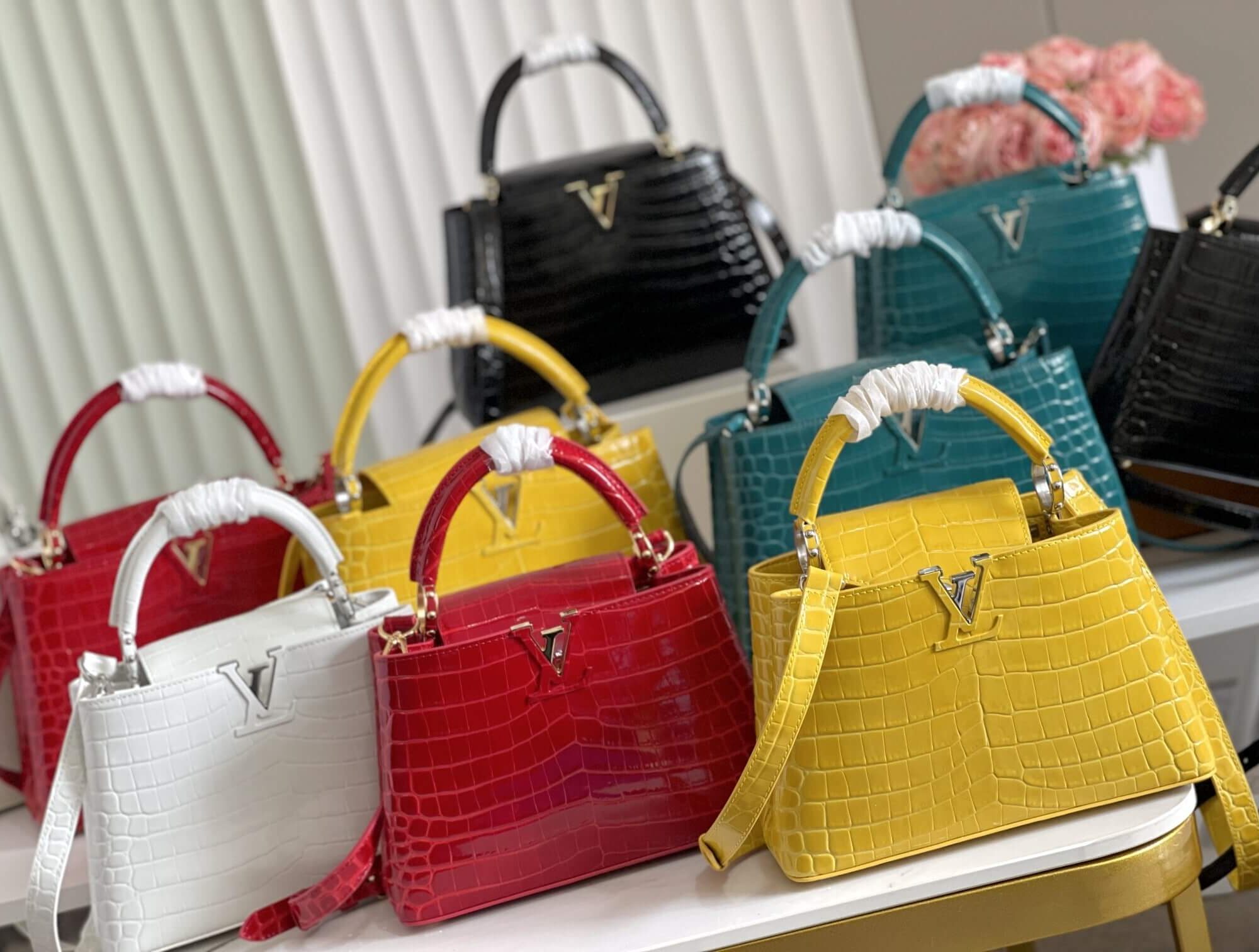 Louis Vuitton LV Crocodile pattern CAPUCINES Large Handbag N93419/M48865 Medium Handbag N93163/M48865 Small Handbag N94227/M48865 Black - White - Red - Green - Yellow