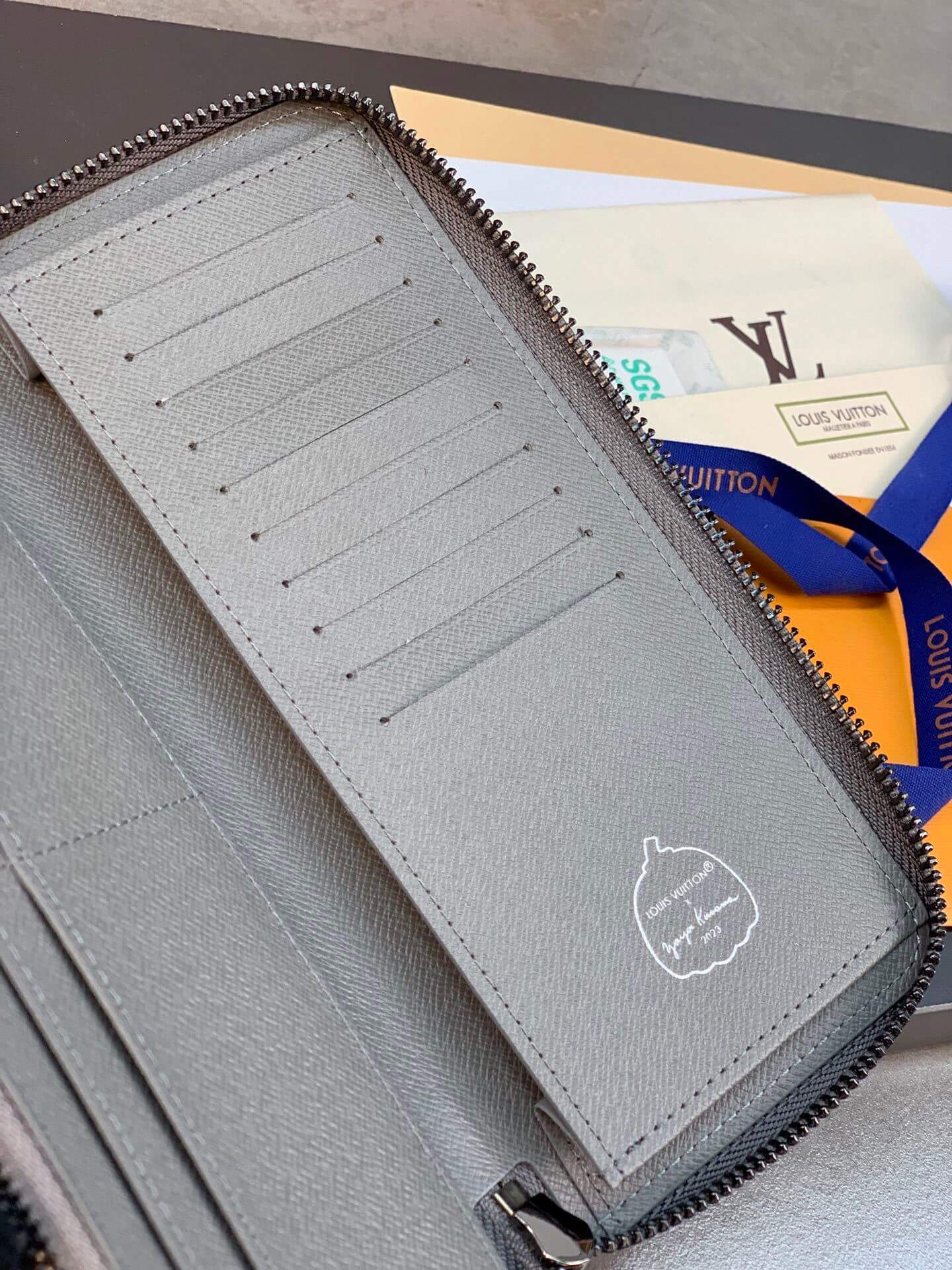 Louis Vuitton Monogram Eclipse Reverse coated canvas Pumpkin LV x YK Zippy Zipper Wallet M81971 Black Flower - Image 4