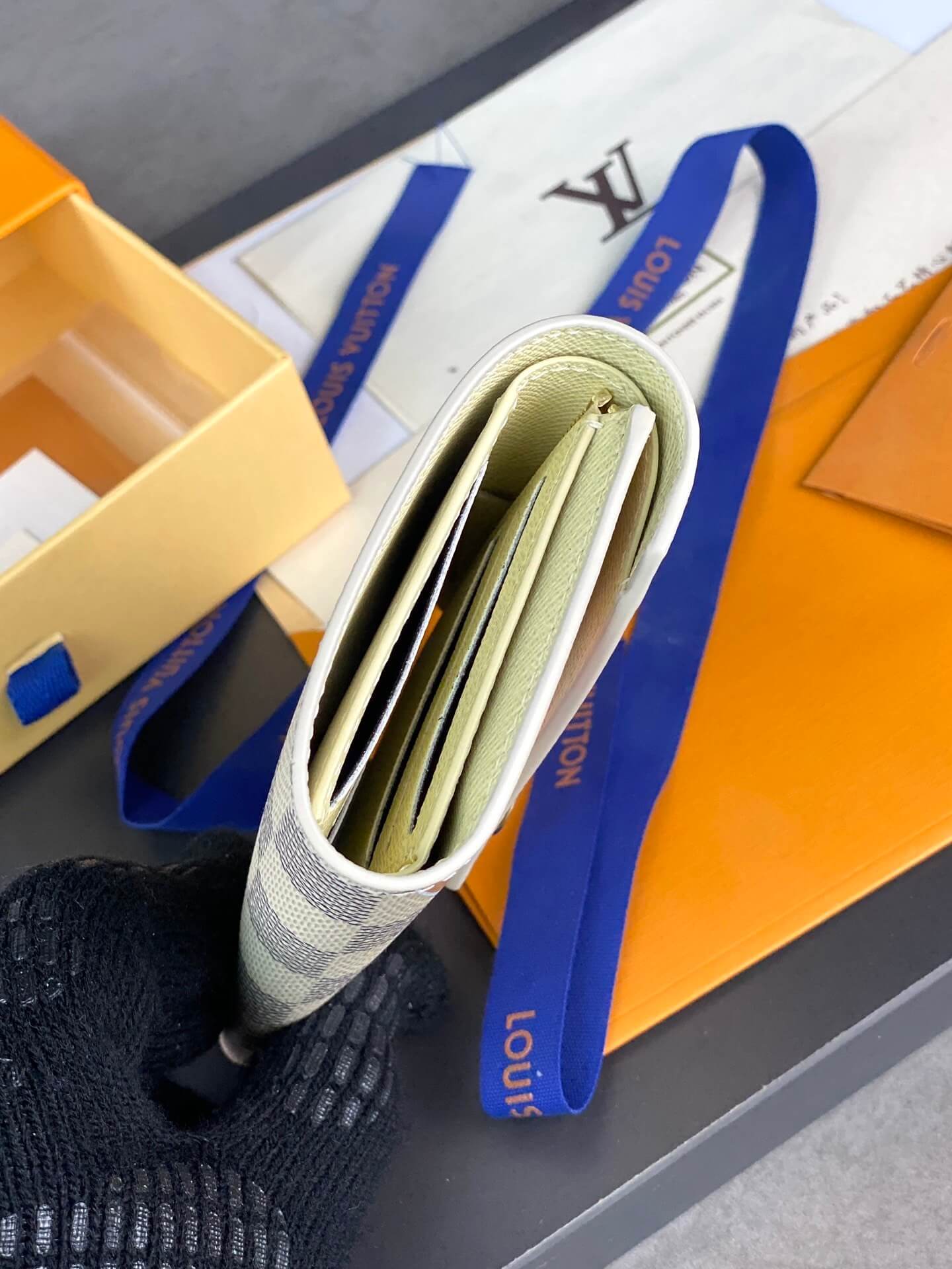 Louis Vuitton LV Damier Azur Canvas Victorine Wallet N40468 White Grid - Image 7