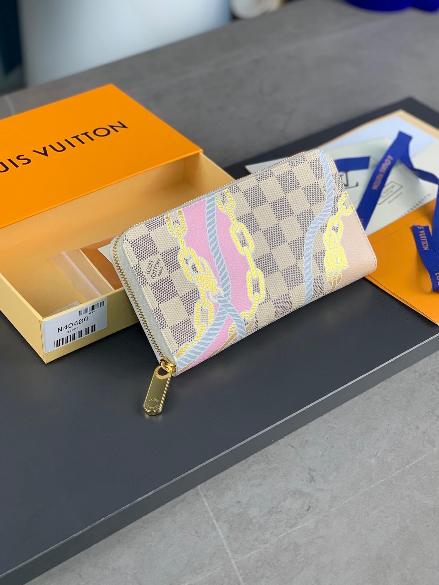 Louis Vuitton LV Damier Azur Zippy Wallet N40480 White Grid