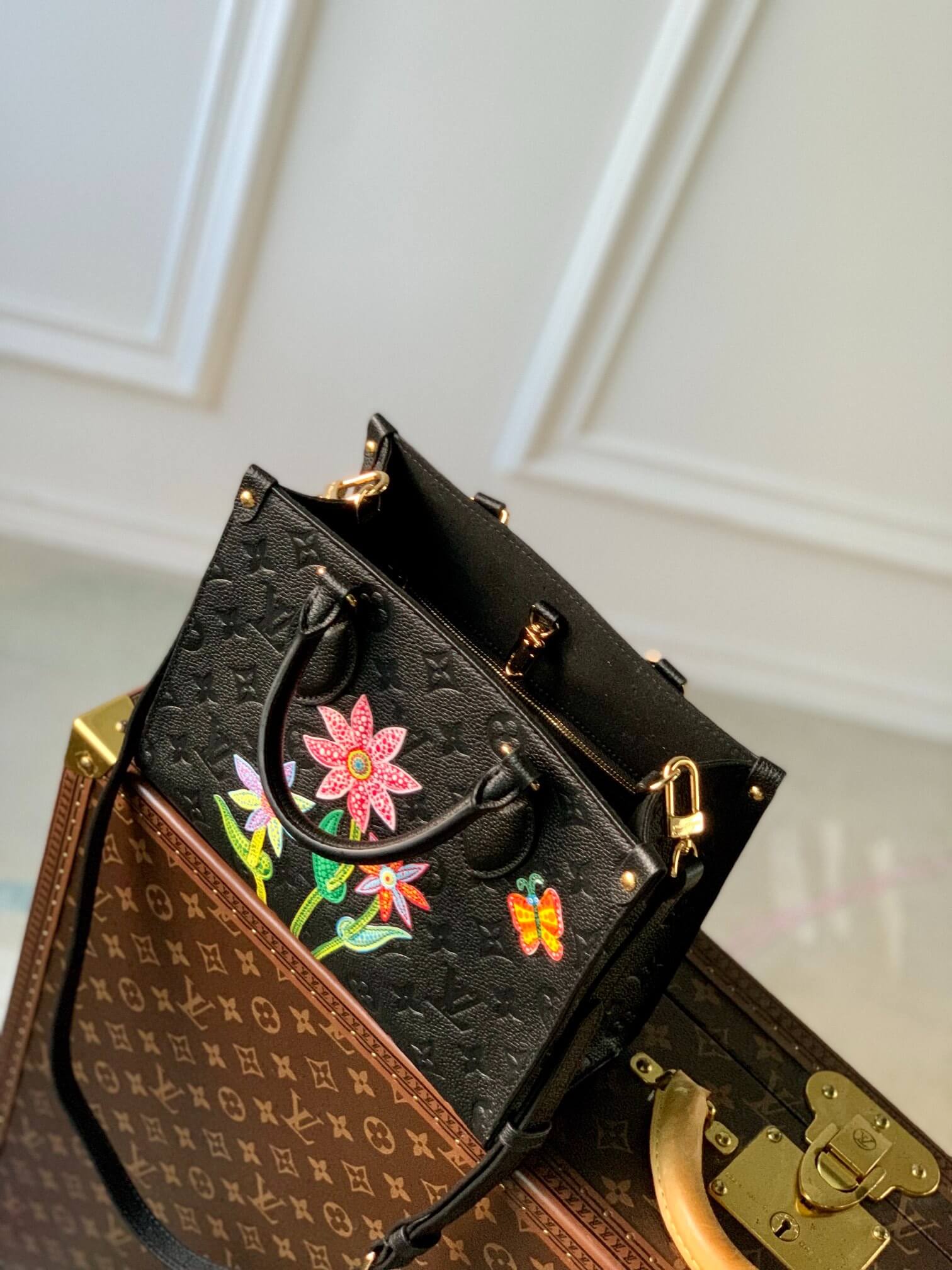 Louis Vuitton Monogram Empreinte LV x YK OnTheGo MM Handbag M46416 Black Flower - White Cream Flower - Image 3